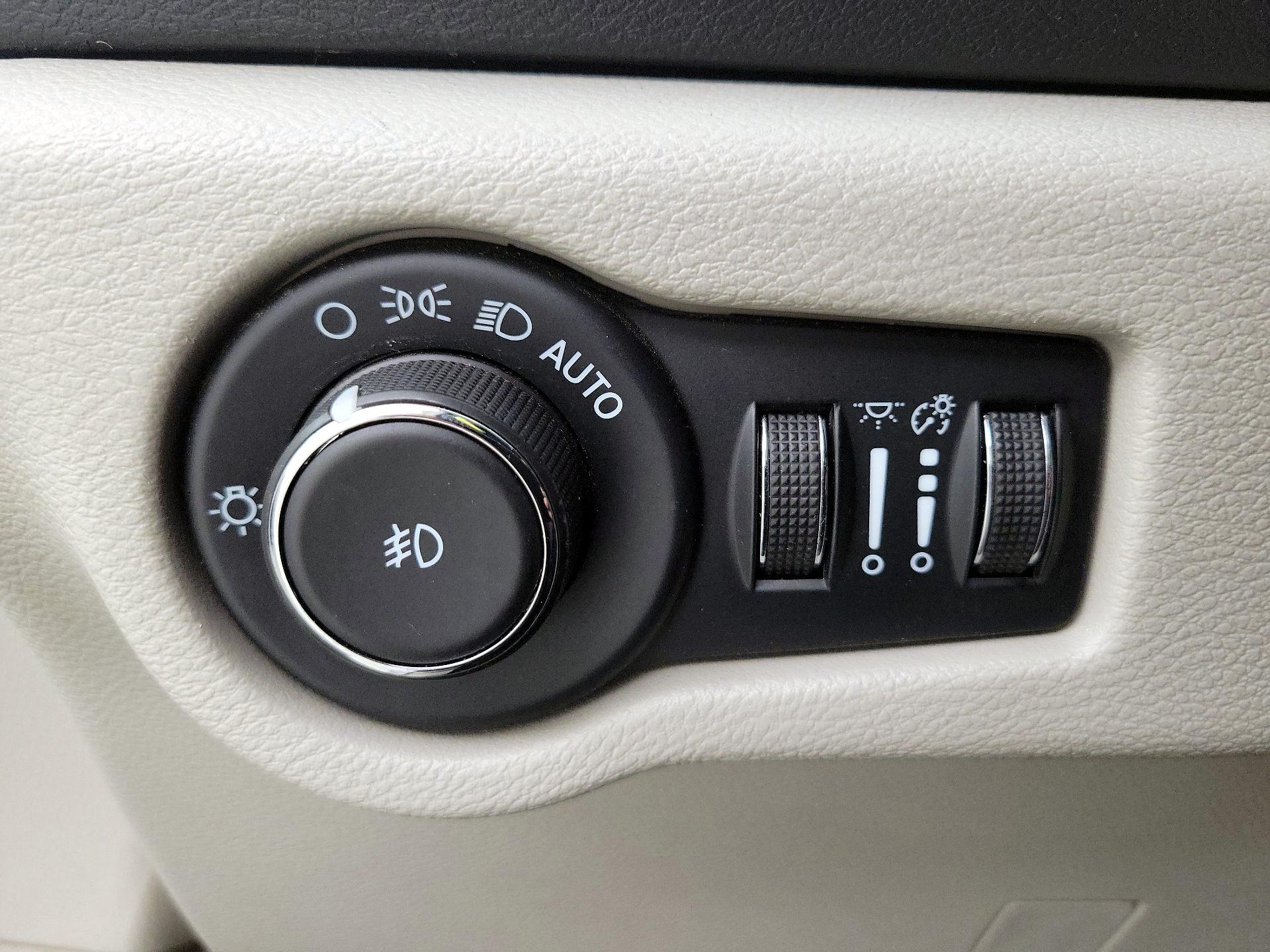 Thumbnail: 2024 Chrysler Pacifica - 13