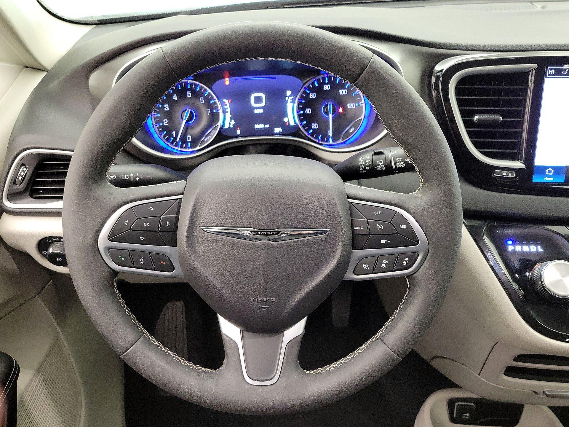 Thumbnail: 2024 Chrysler Pacifica - 10