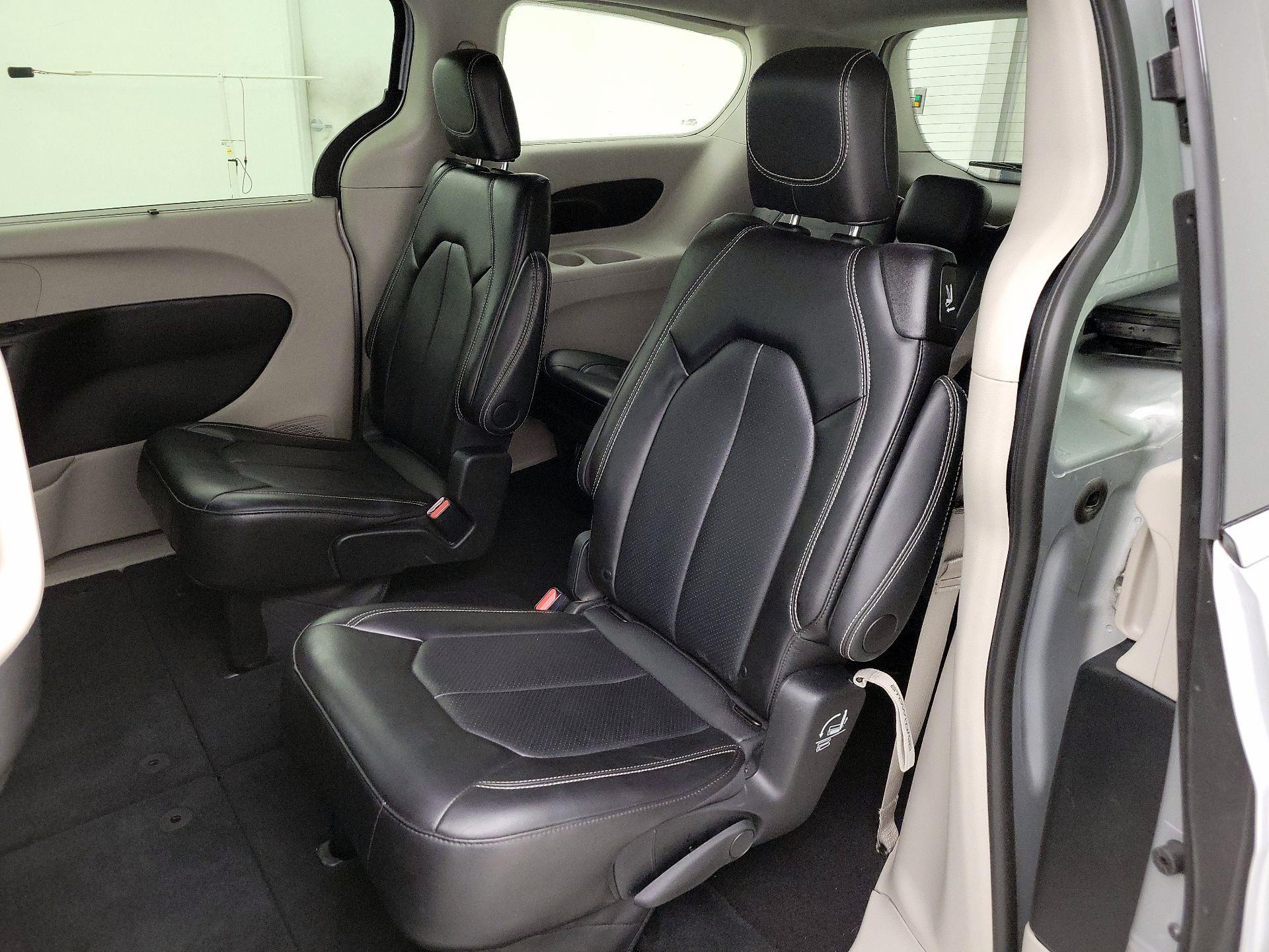 Thumbnail: 2024 Chrysler Pacifica - 19