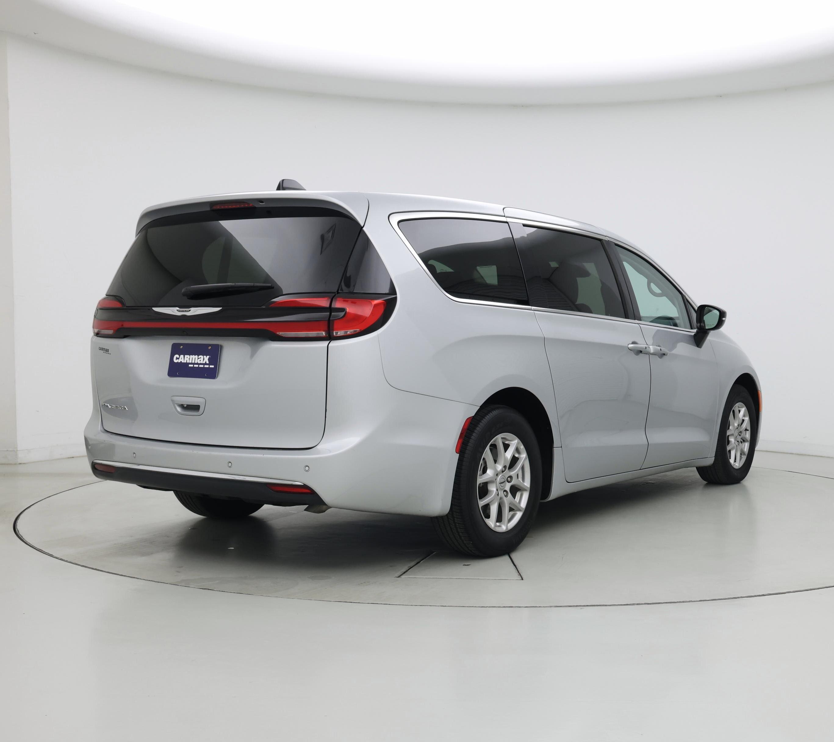 Thumbnail: 2024 Chrysler Pacifica - 8