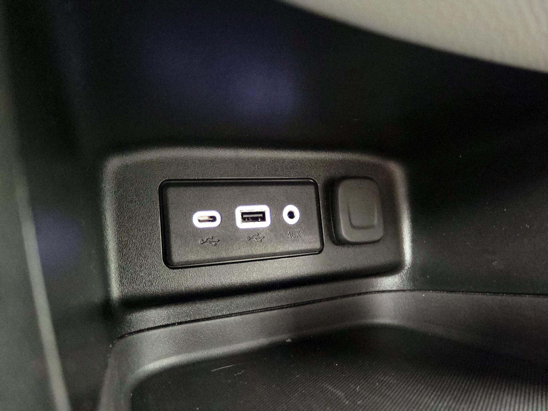 Thumbnail: 2022 Chevrolet Equinox - 18