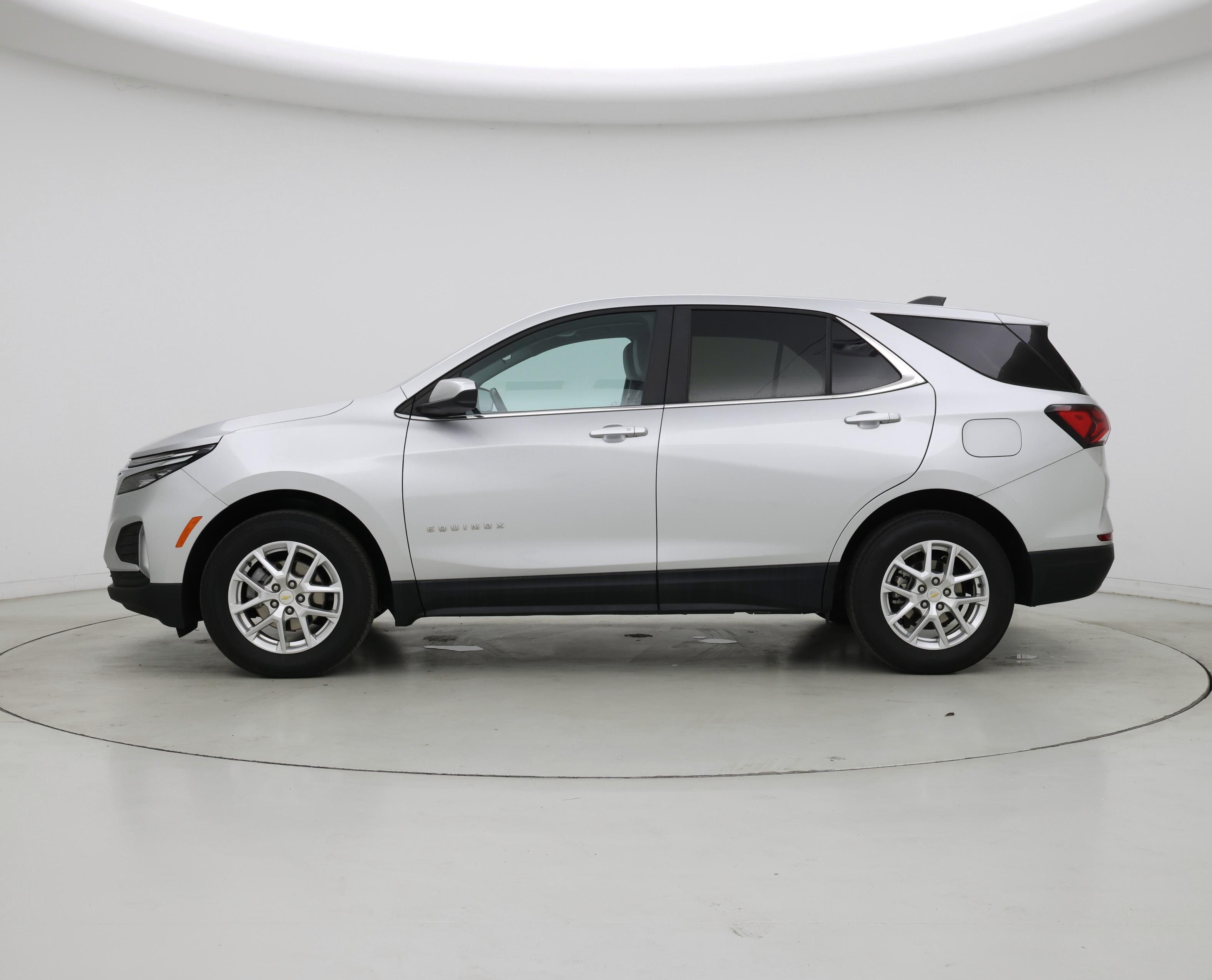 Thumbnail: 2022 Chevrolet Equinox - 3