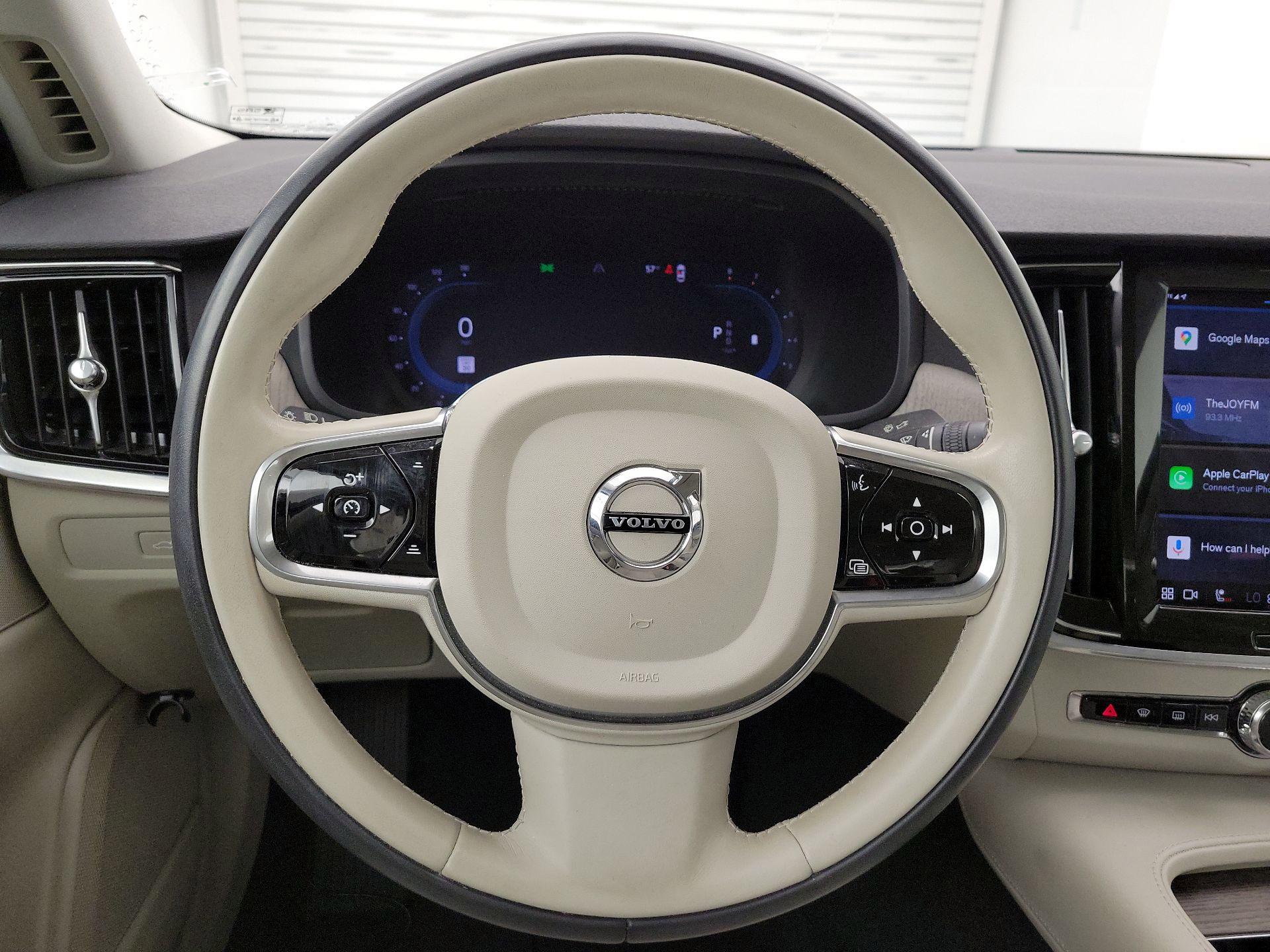 Thumbnail: 2023 Volvo S90 - 10