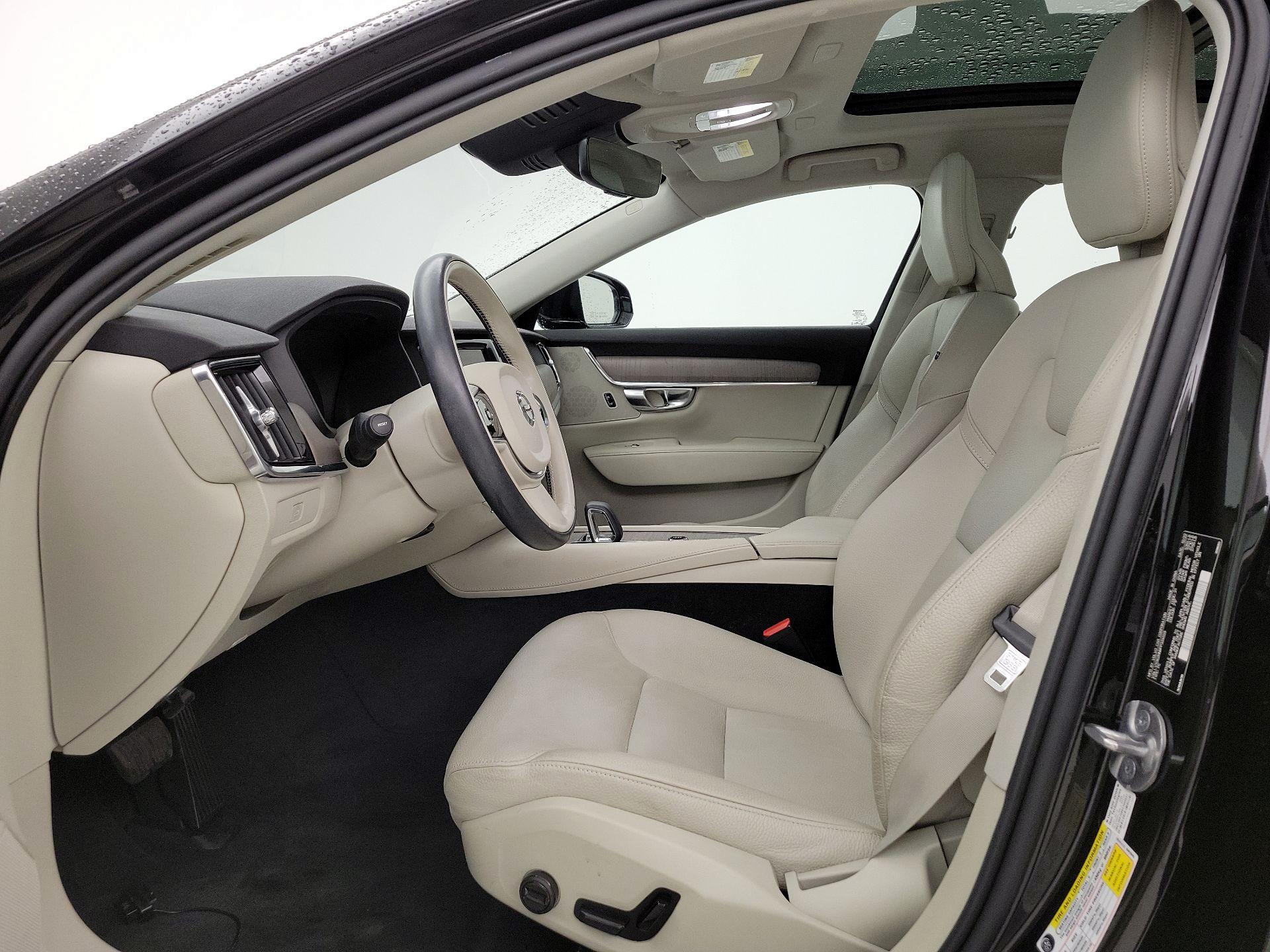 Thumbnail: 2023 Volvo S90 - 11