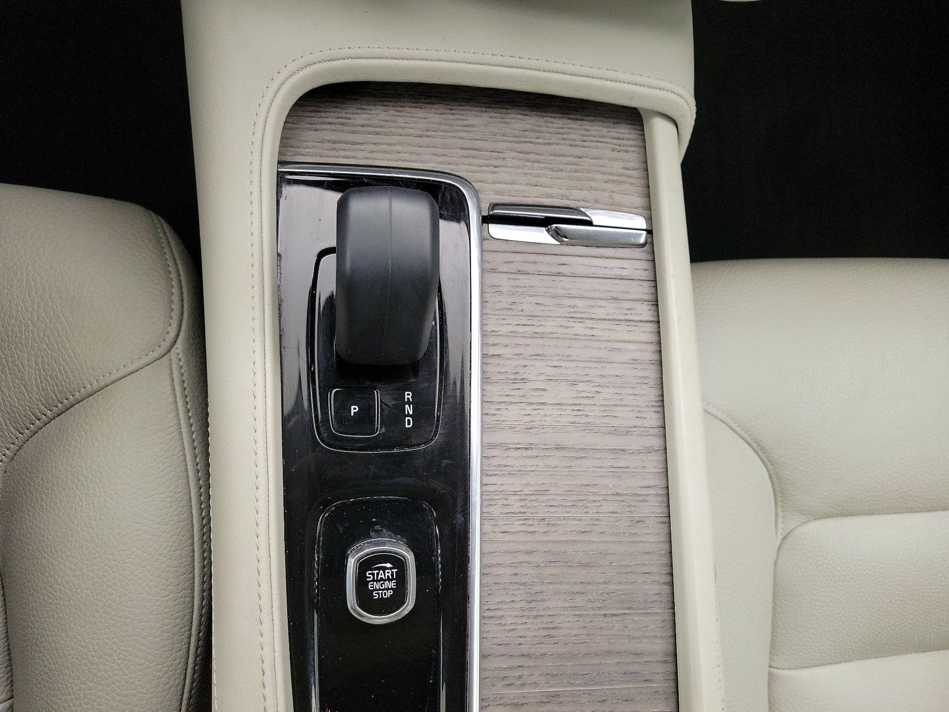 Thumbnail: 2023 Volvo S90 - 18