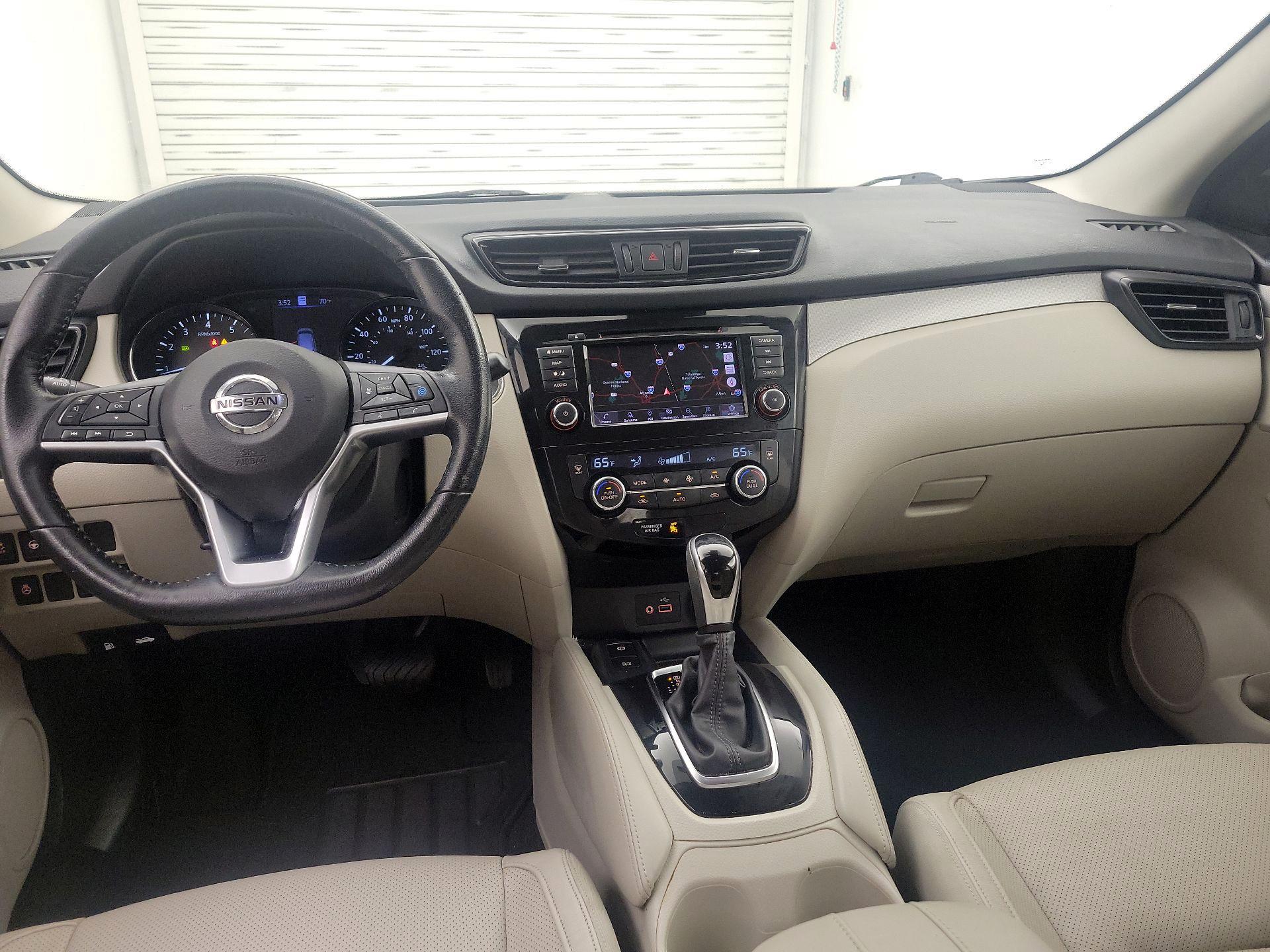 Thumbnail: 2020 Nissan Rogue Sport - 9