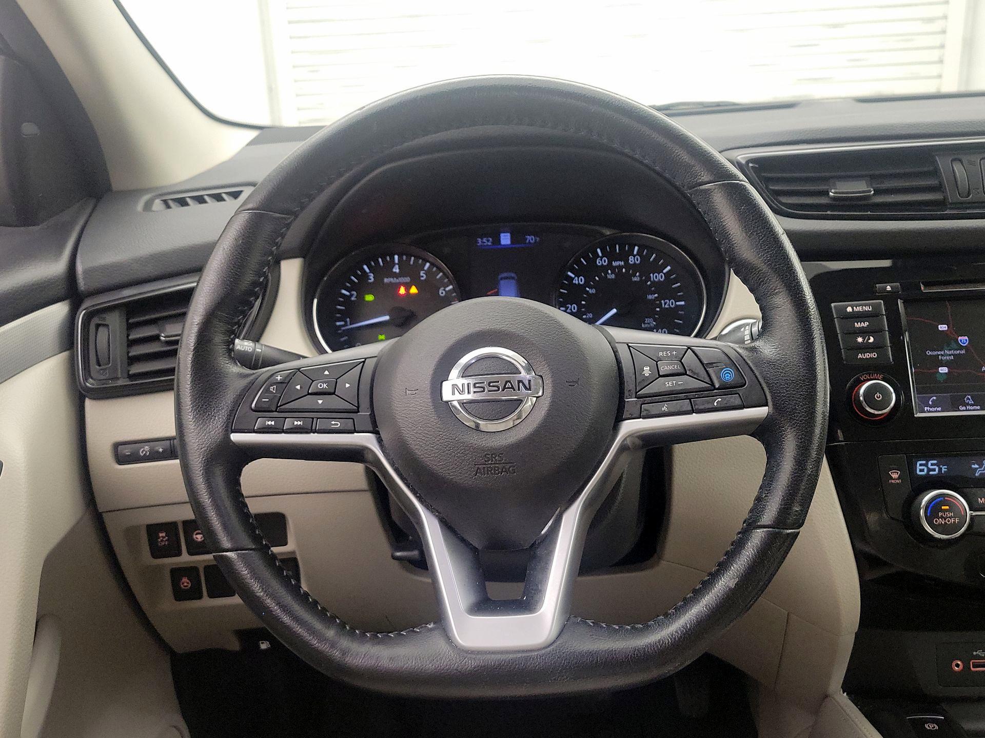 Thumbnail: 2020 Nissan Rogue Sport - 10