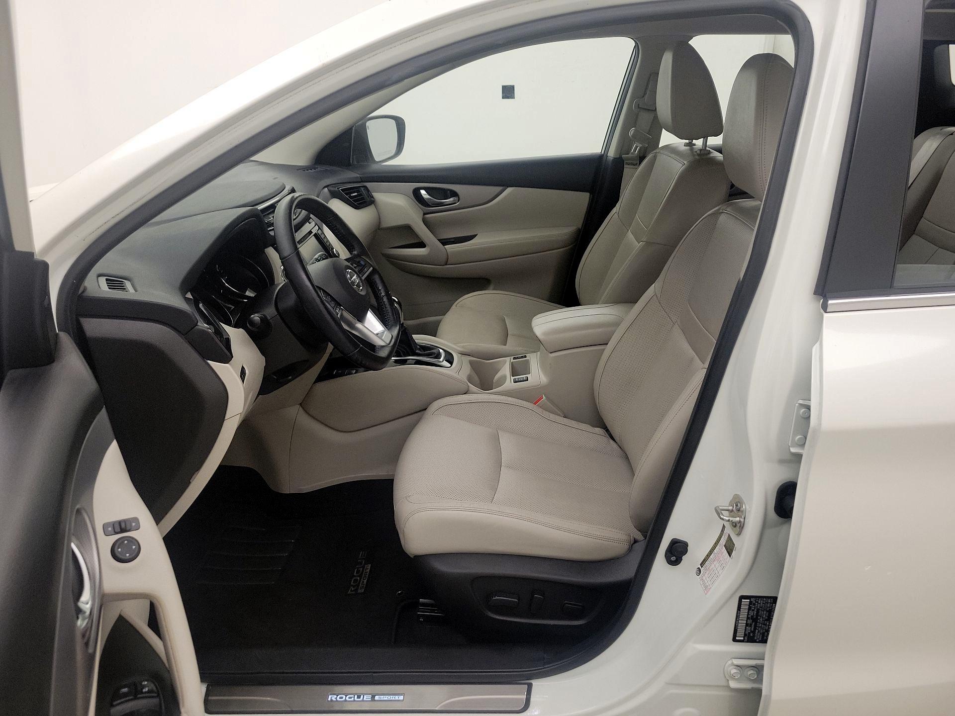 Thumbnail: 2020 Nissan Rogue Sport - 11