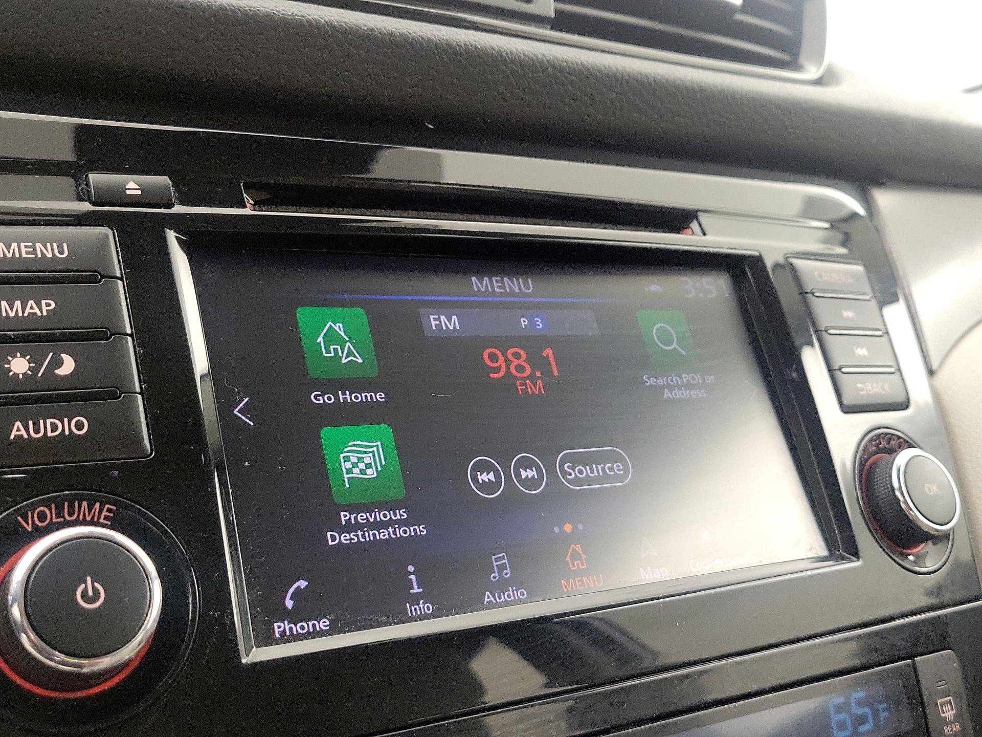 Thumbnail: 2020 Nissan Rogue Sport - 16