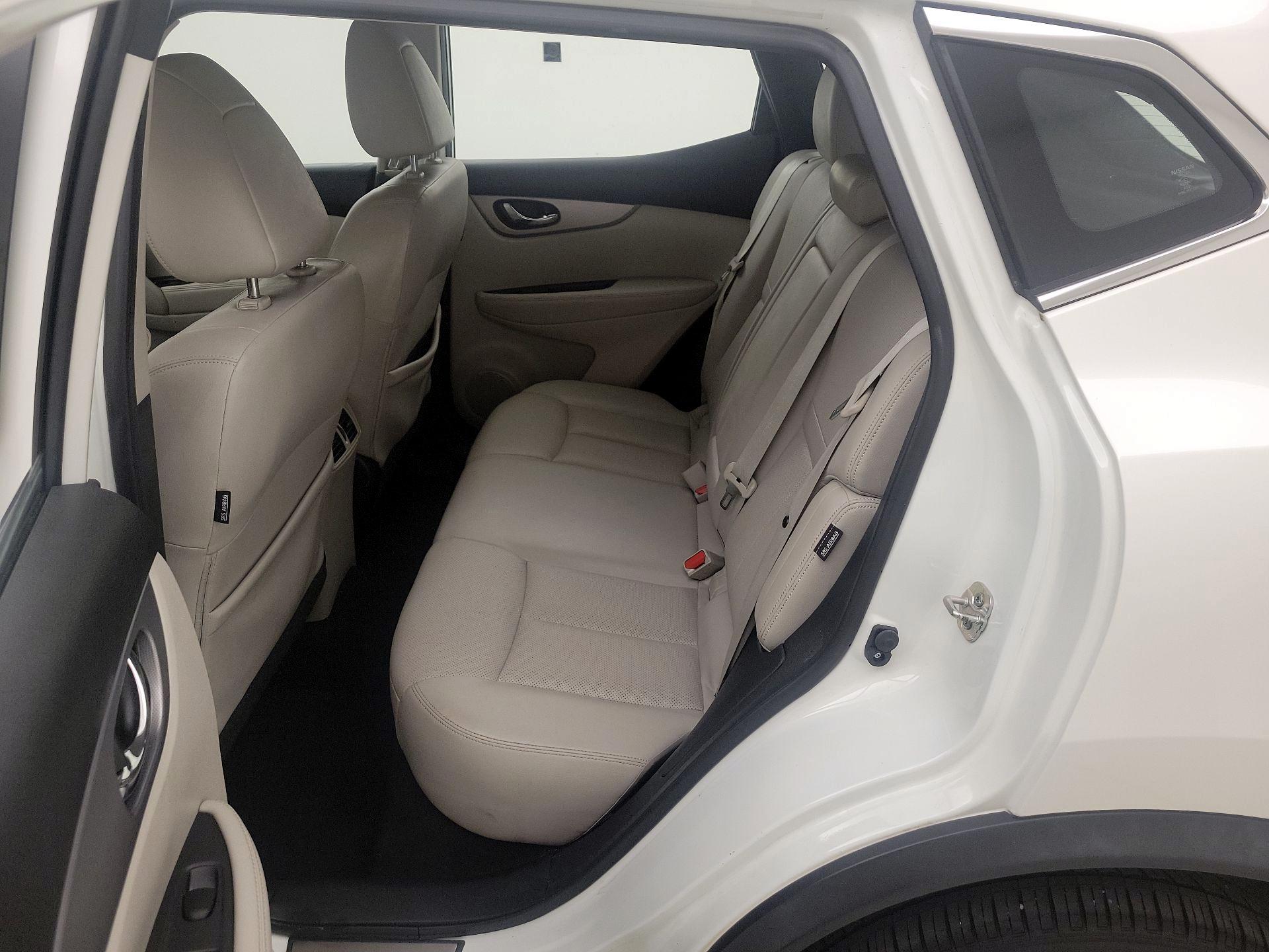 Thumbnail: 2020 Nissan Rogue Sport - 20