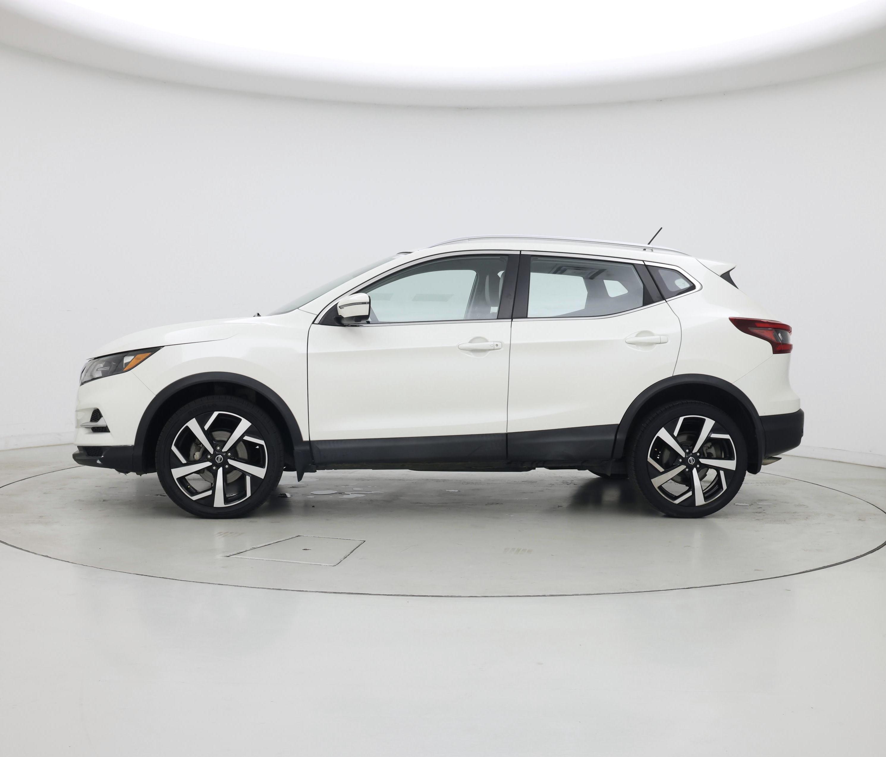 Thumbnail: 2020 Nissan Rogue Sport - 3