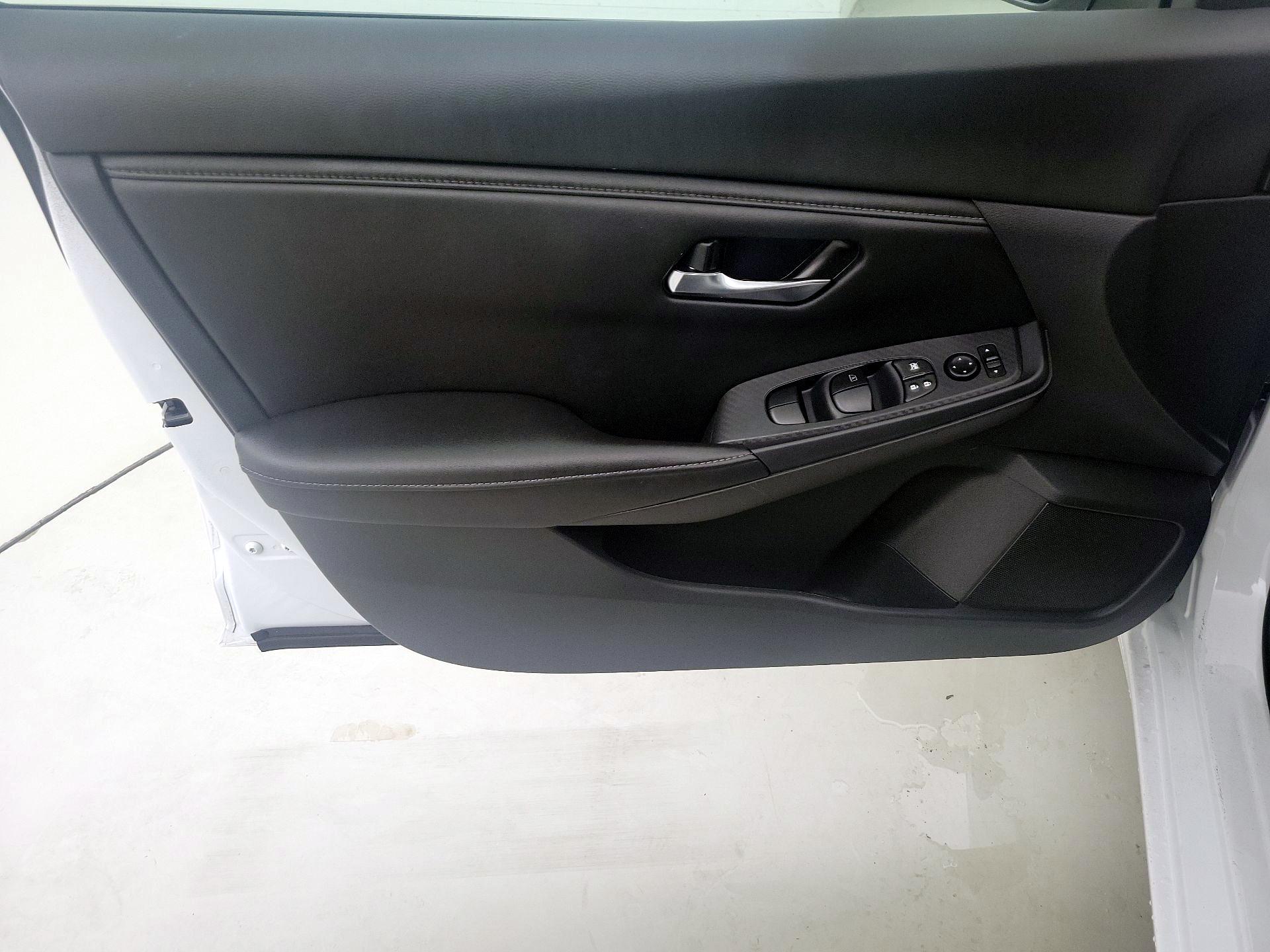 Thumbnail: 2023 Nissan Sentra - 12