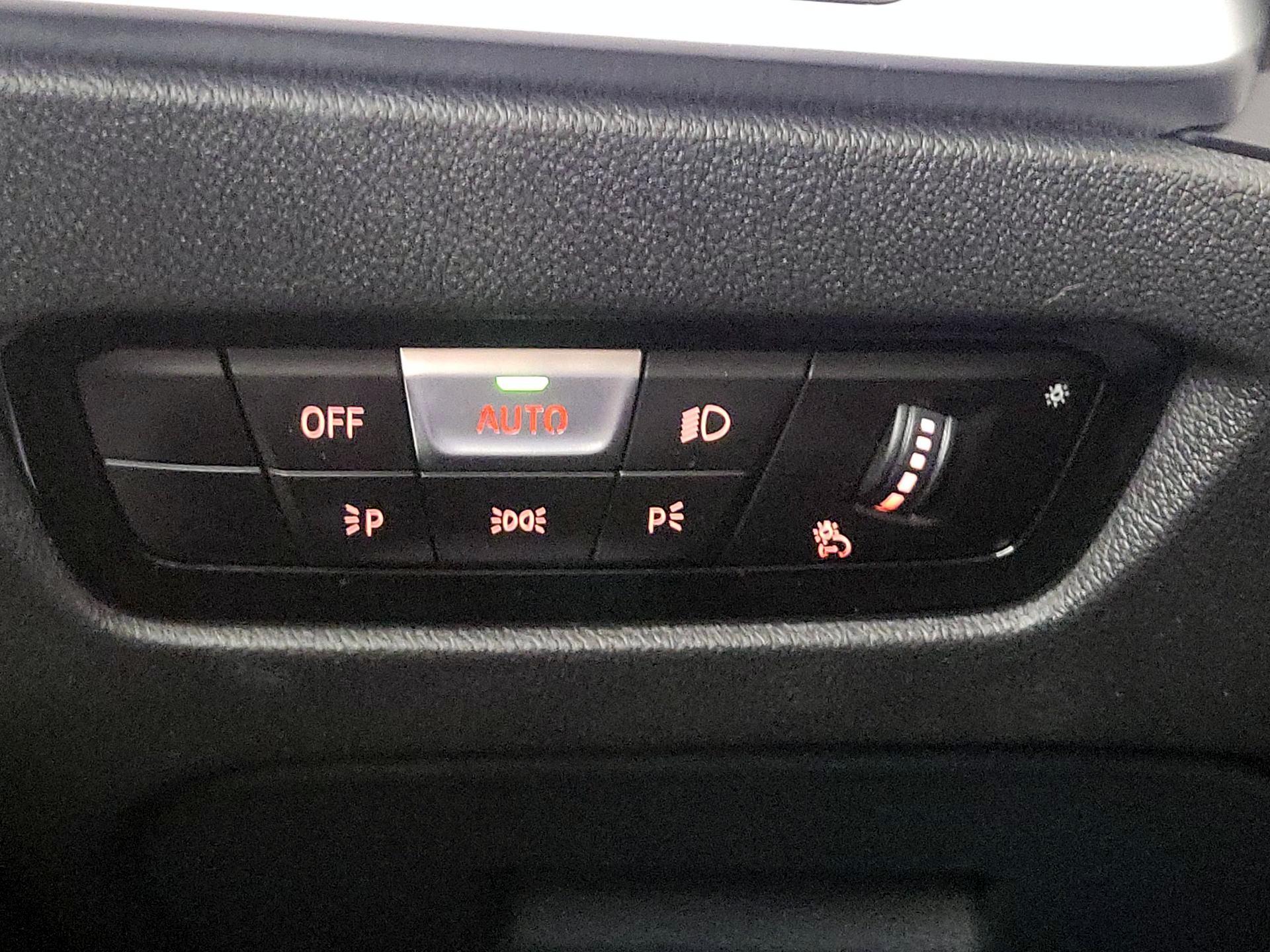 Thumbnail: 2021 BMW 3 Series - 13