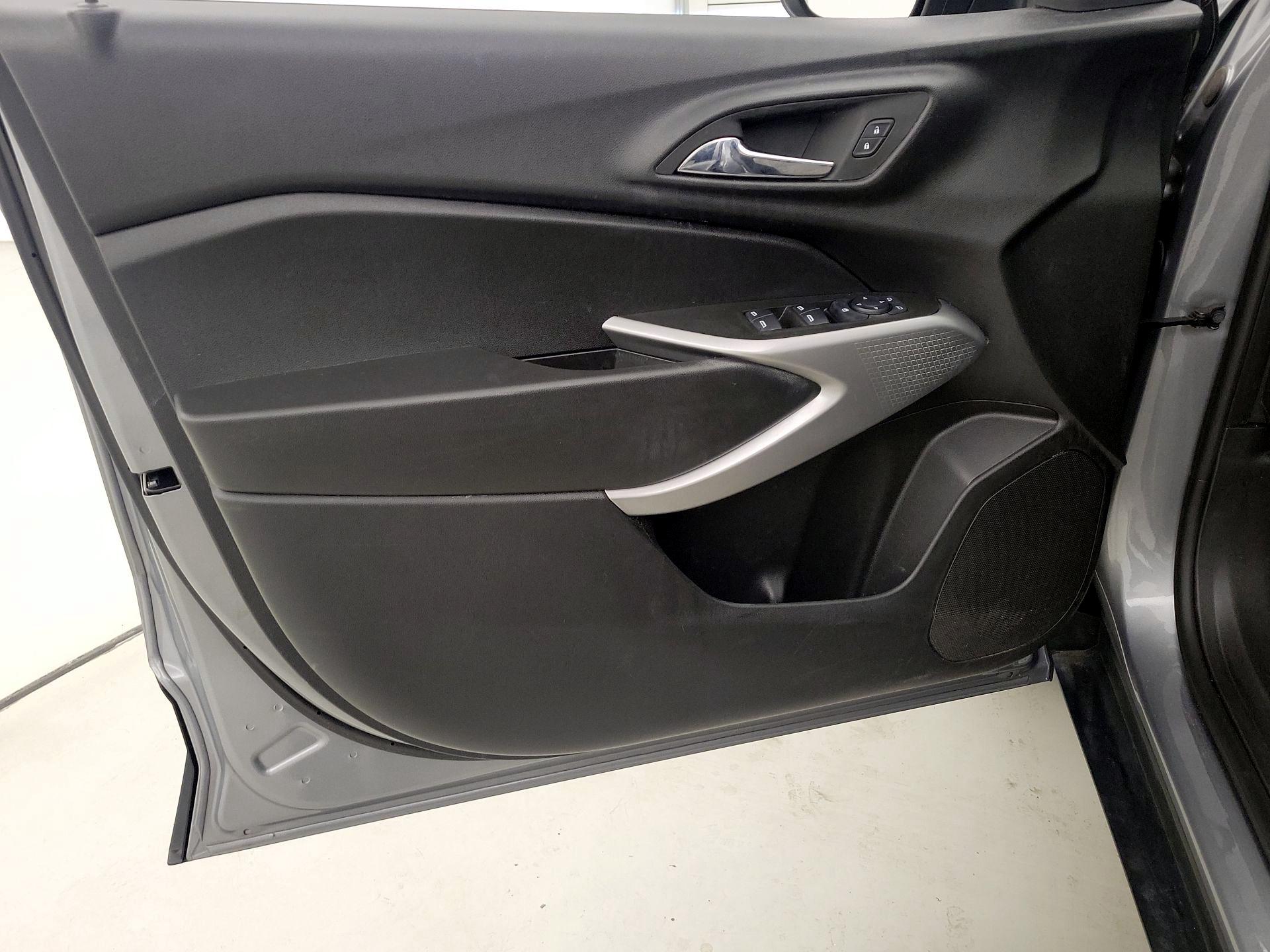 Thumbnail: 2024 Chevrolet Trax - 12