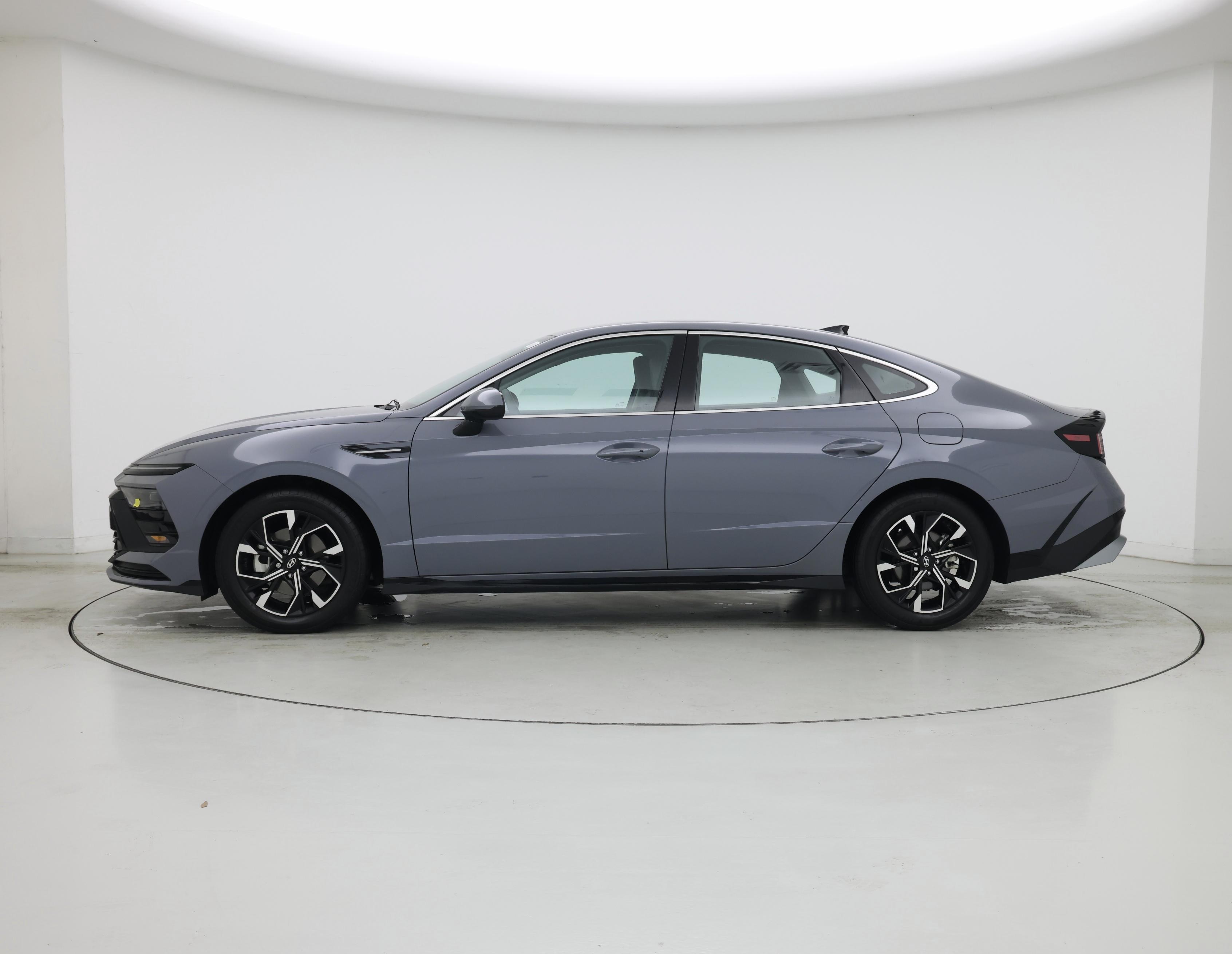 Thumbnail: 2024 Hyundai Sonata - 3