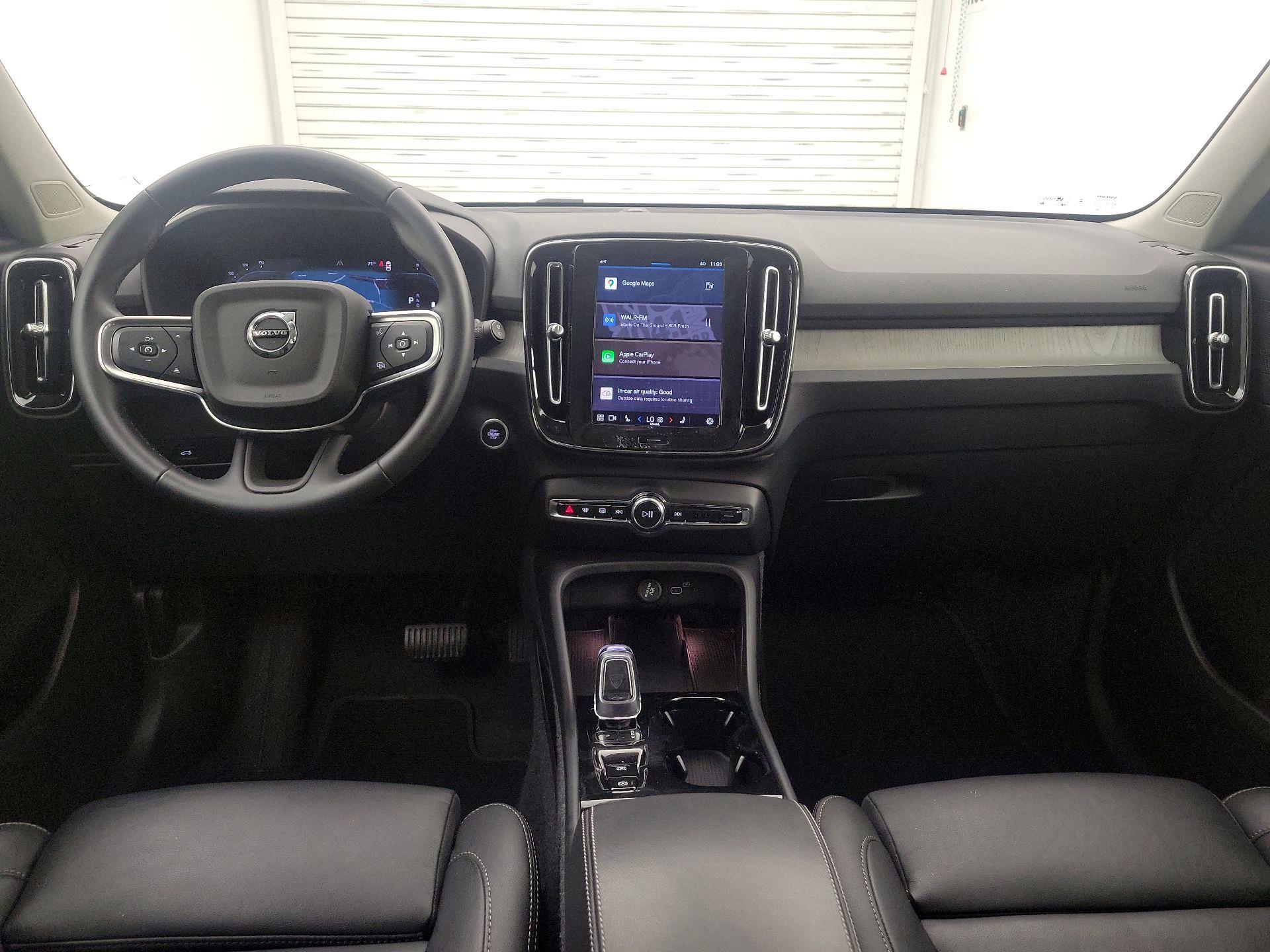 Thumbnail: 2025 Volvo XC40 - 9