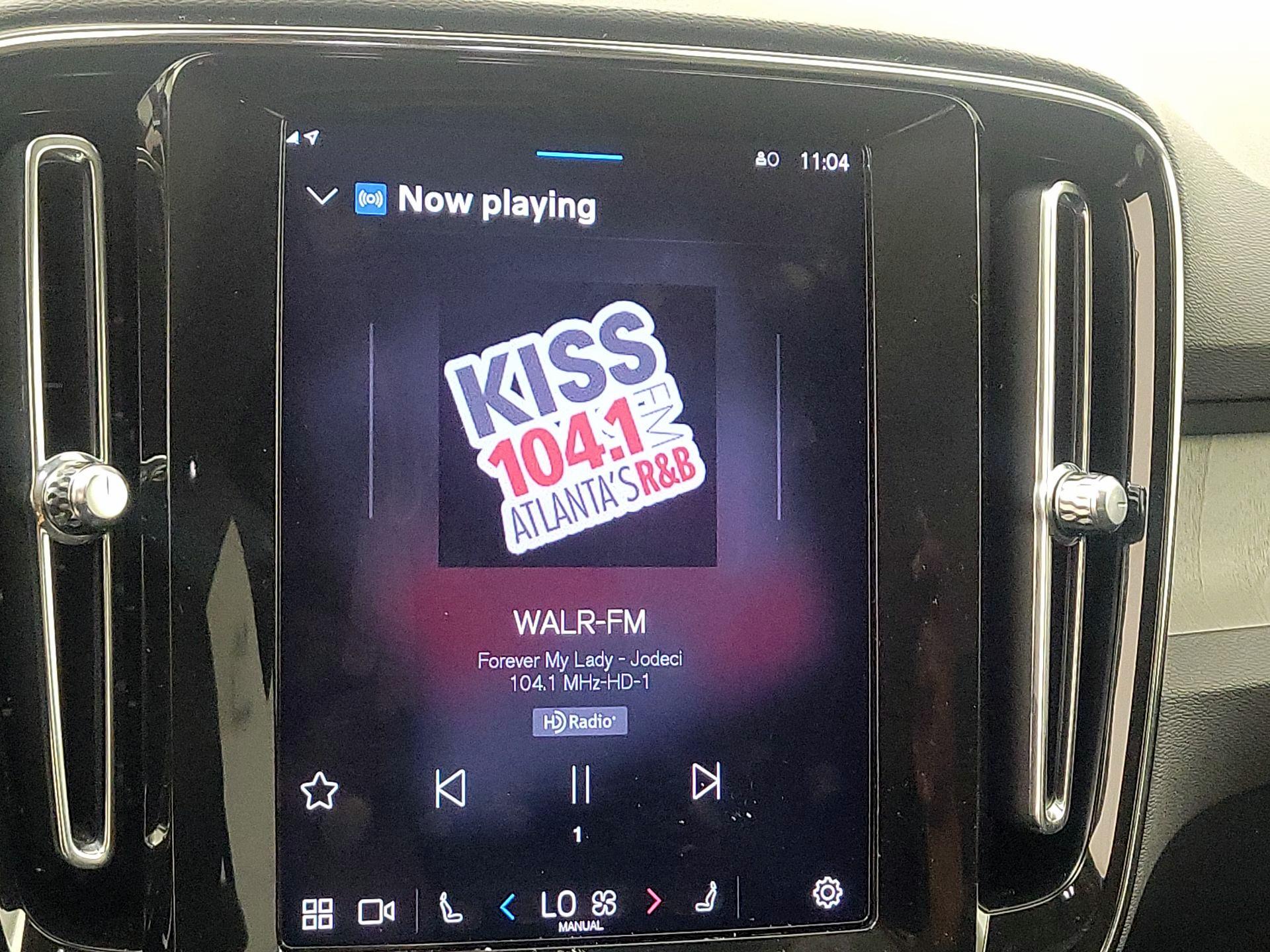 Thumbnail: 2025 Volvo XC40 - 16