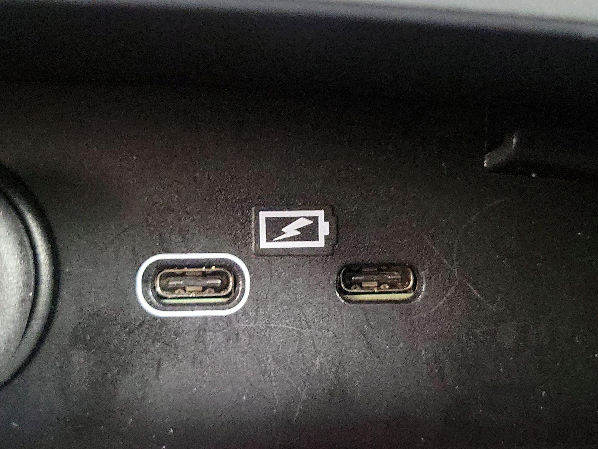 Thumbnail: 2025 Volvo XC40 - 19