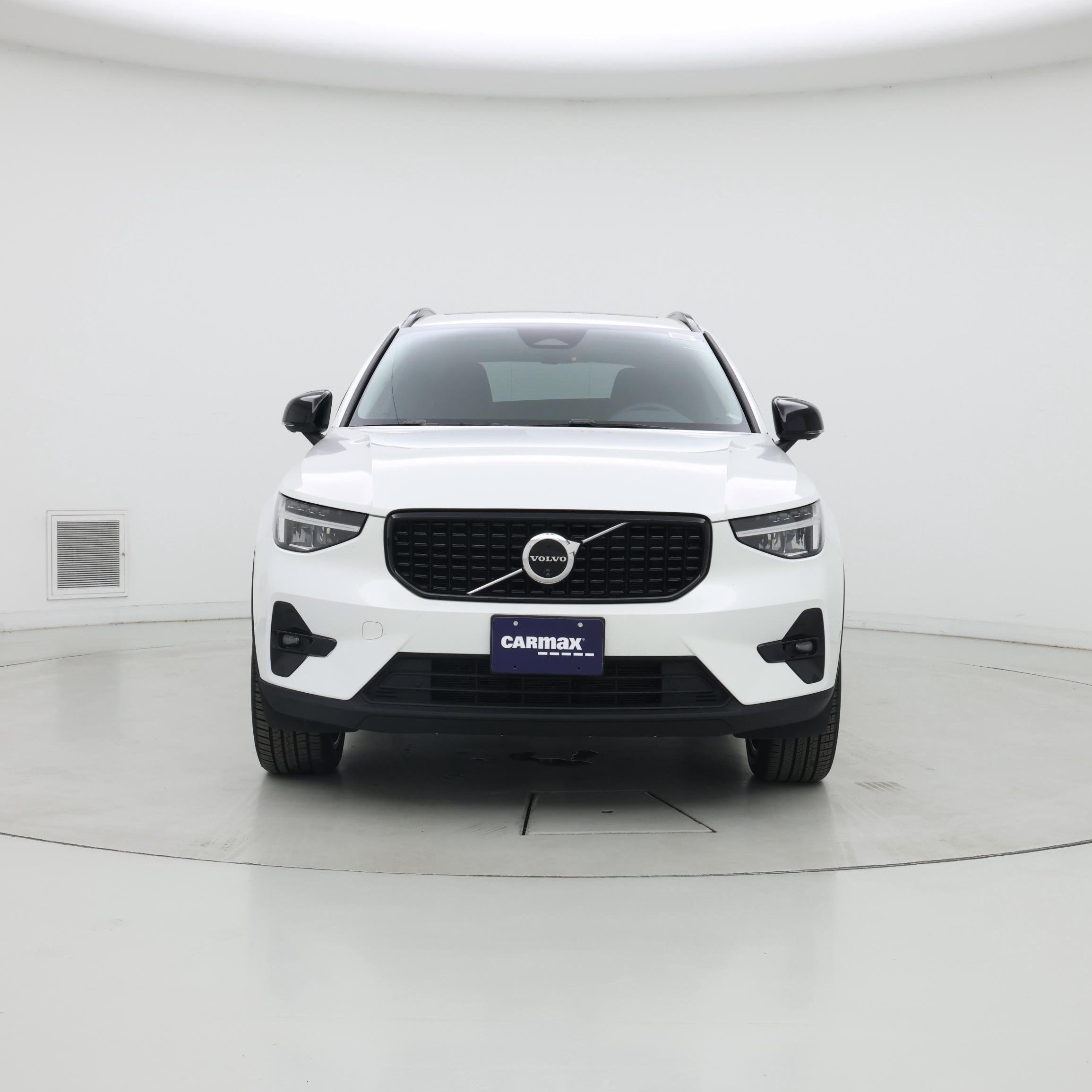 Thumbnail: 2025 Volvo XC40 - 5