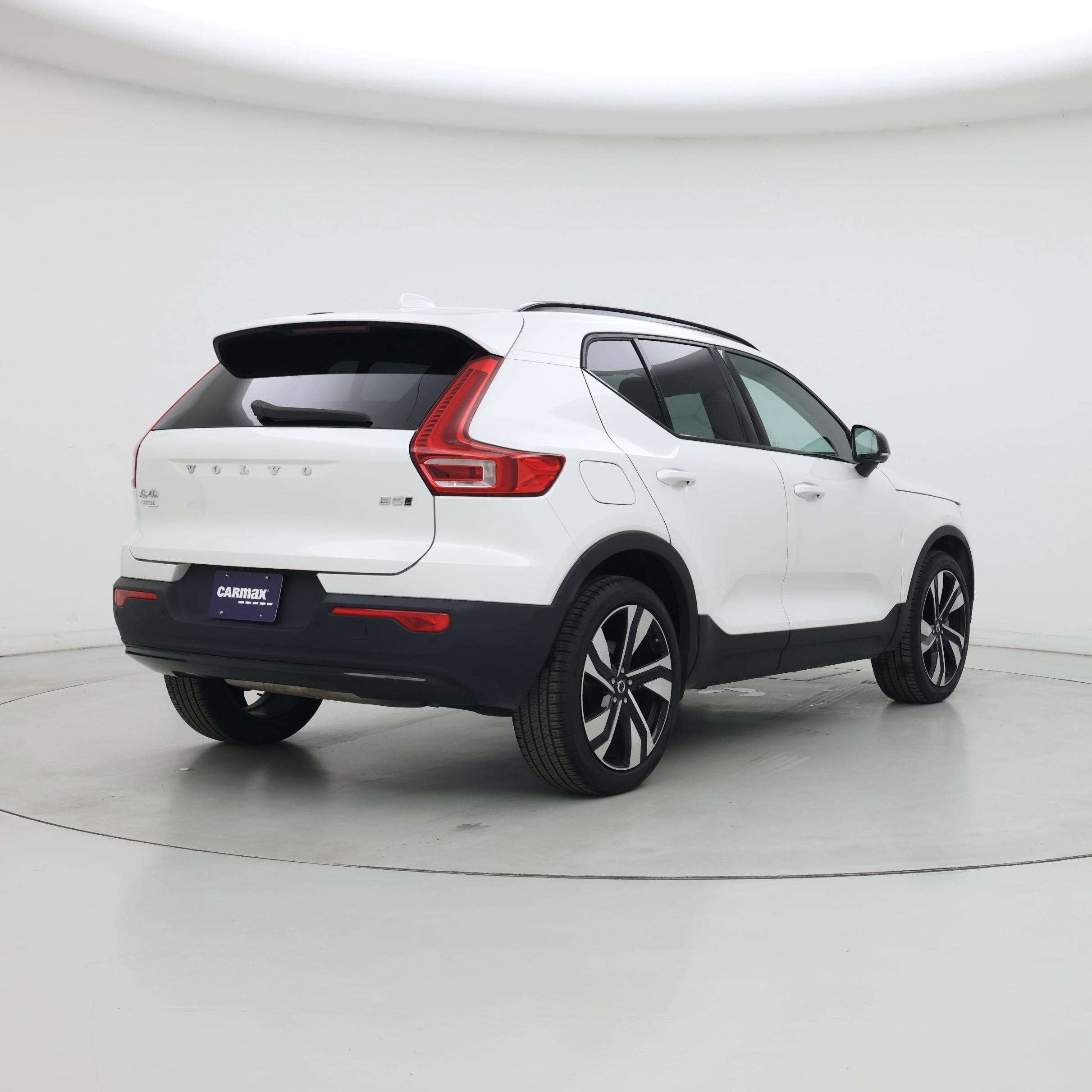 Thumbnail: 2025 Volvo XC40 - 8