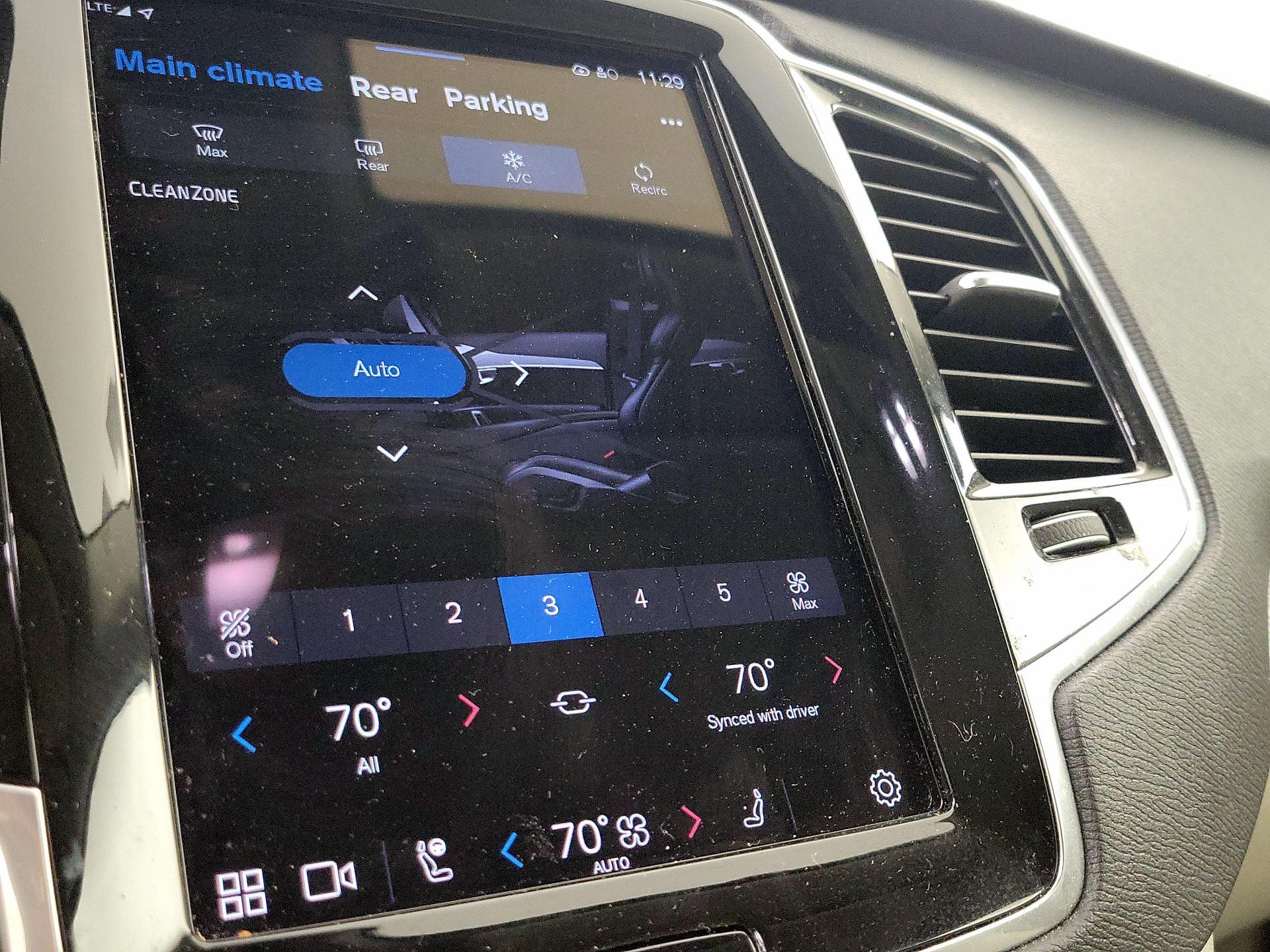 Thumbnail: 2024 Volvo XC90 - 17