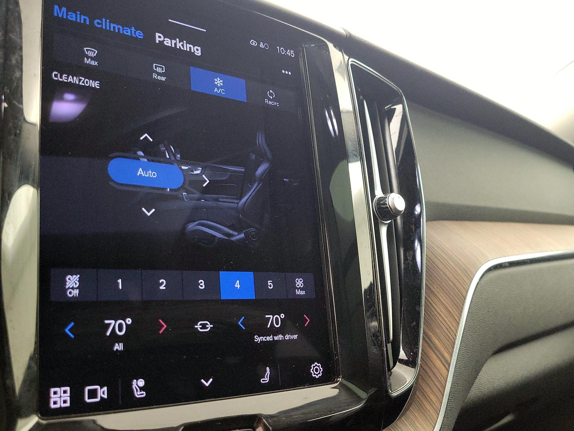 Thumbnail: 2023 Volvo XC60 - 17