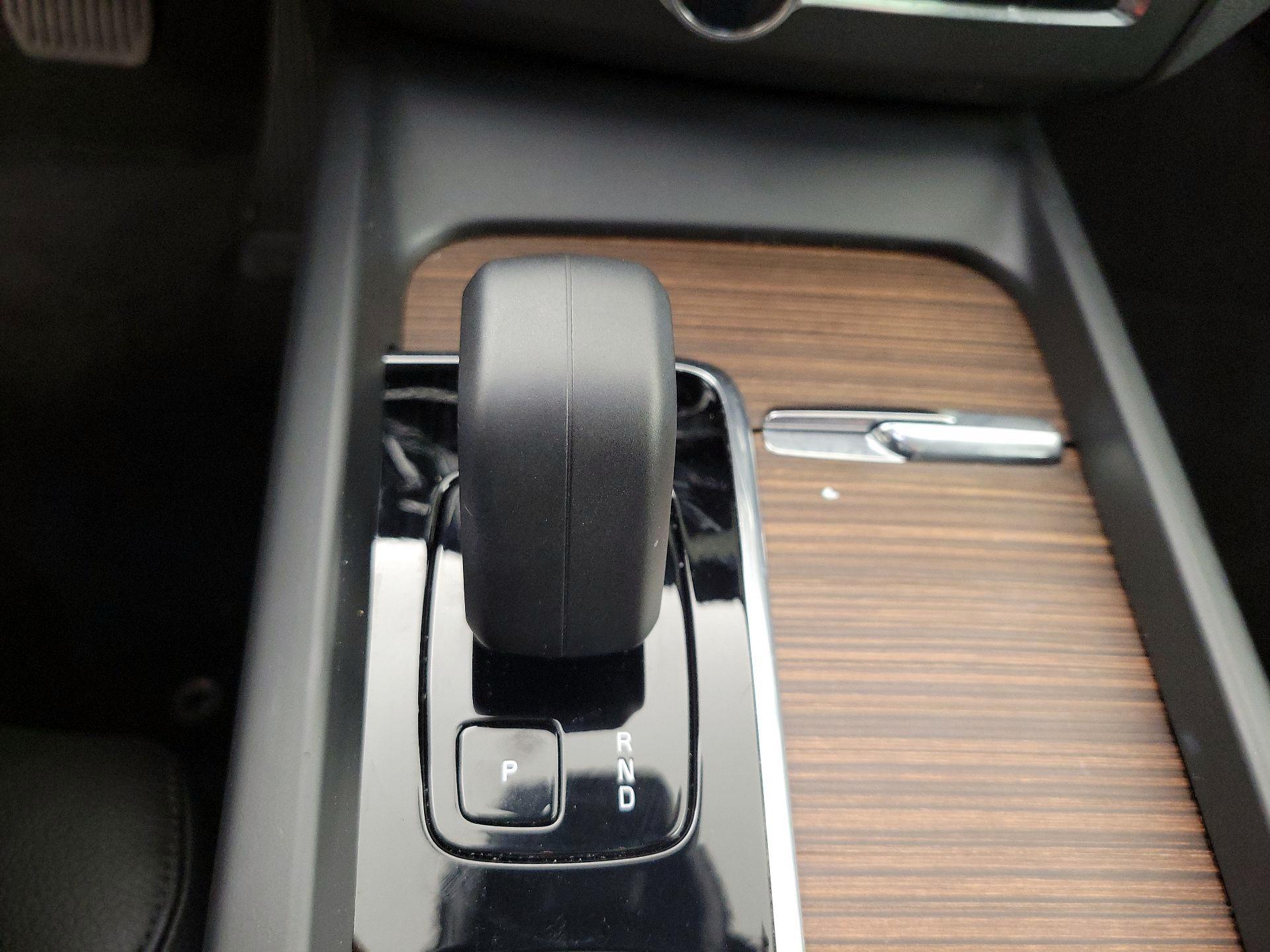 Thumbnail: 2023 Volvo XC60 - 18