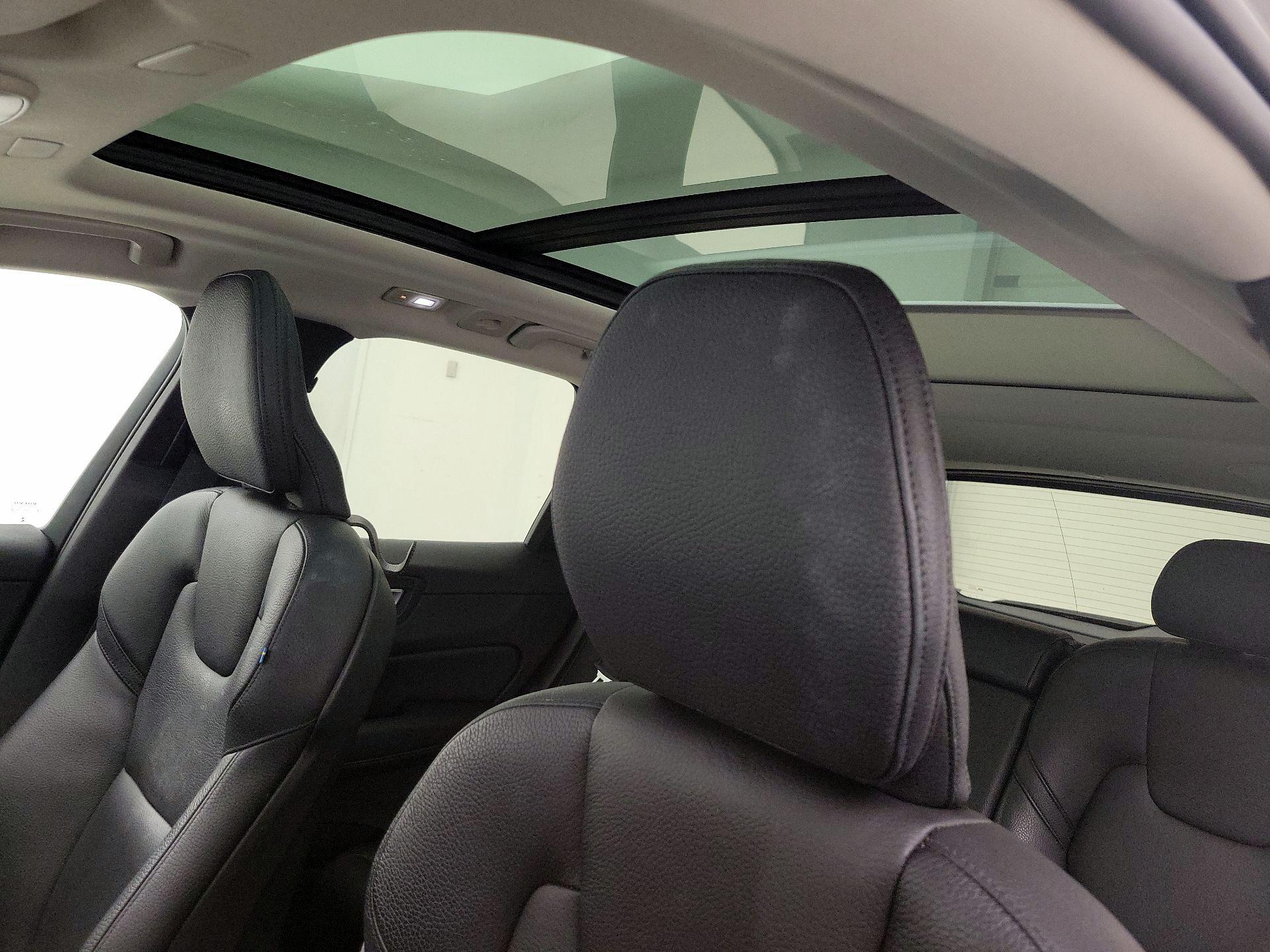 Thumbnail: 2023 Volvo XC60 - 20