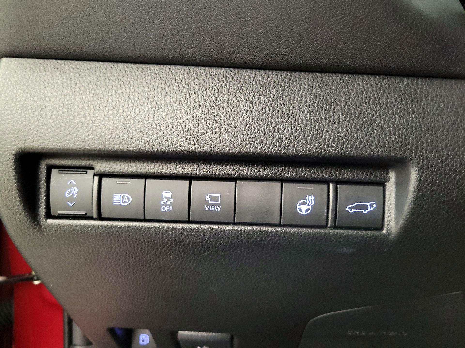 Thumbnail: 2022 Toyota Venza - 13