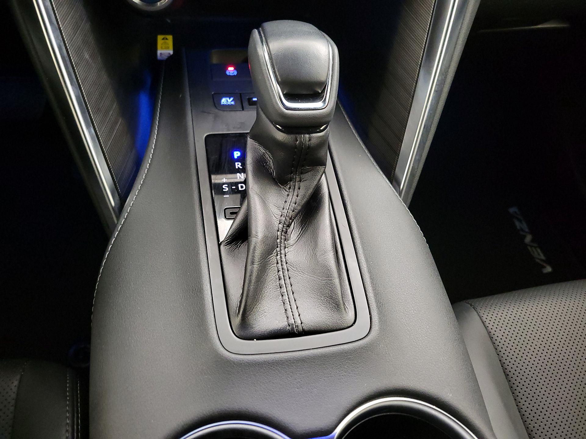 Thumbnail: 2022 Toyota Venza - 18