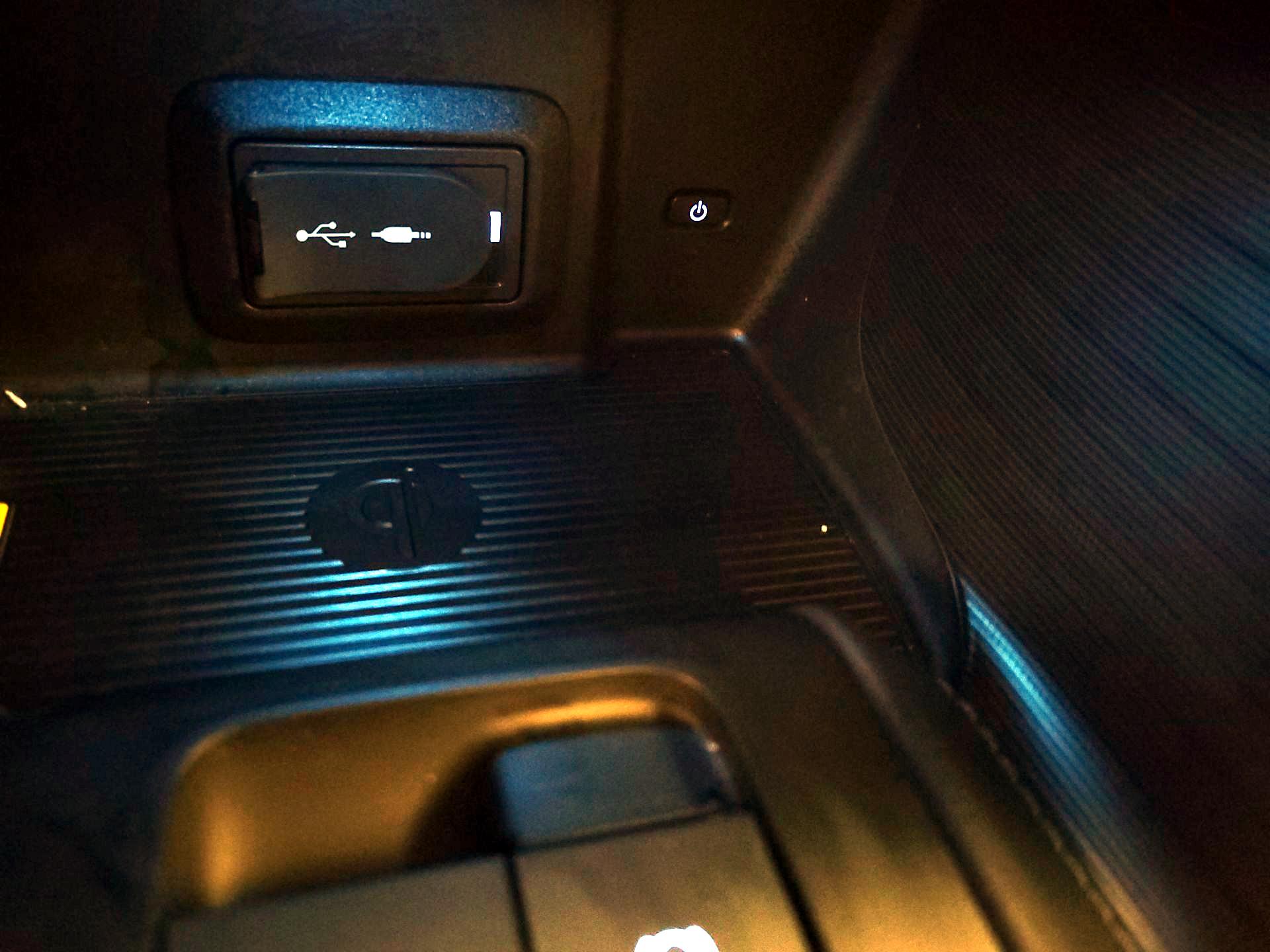 Thumbnail: 2022 Toyota Venza - 19