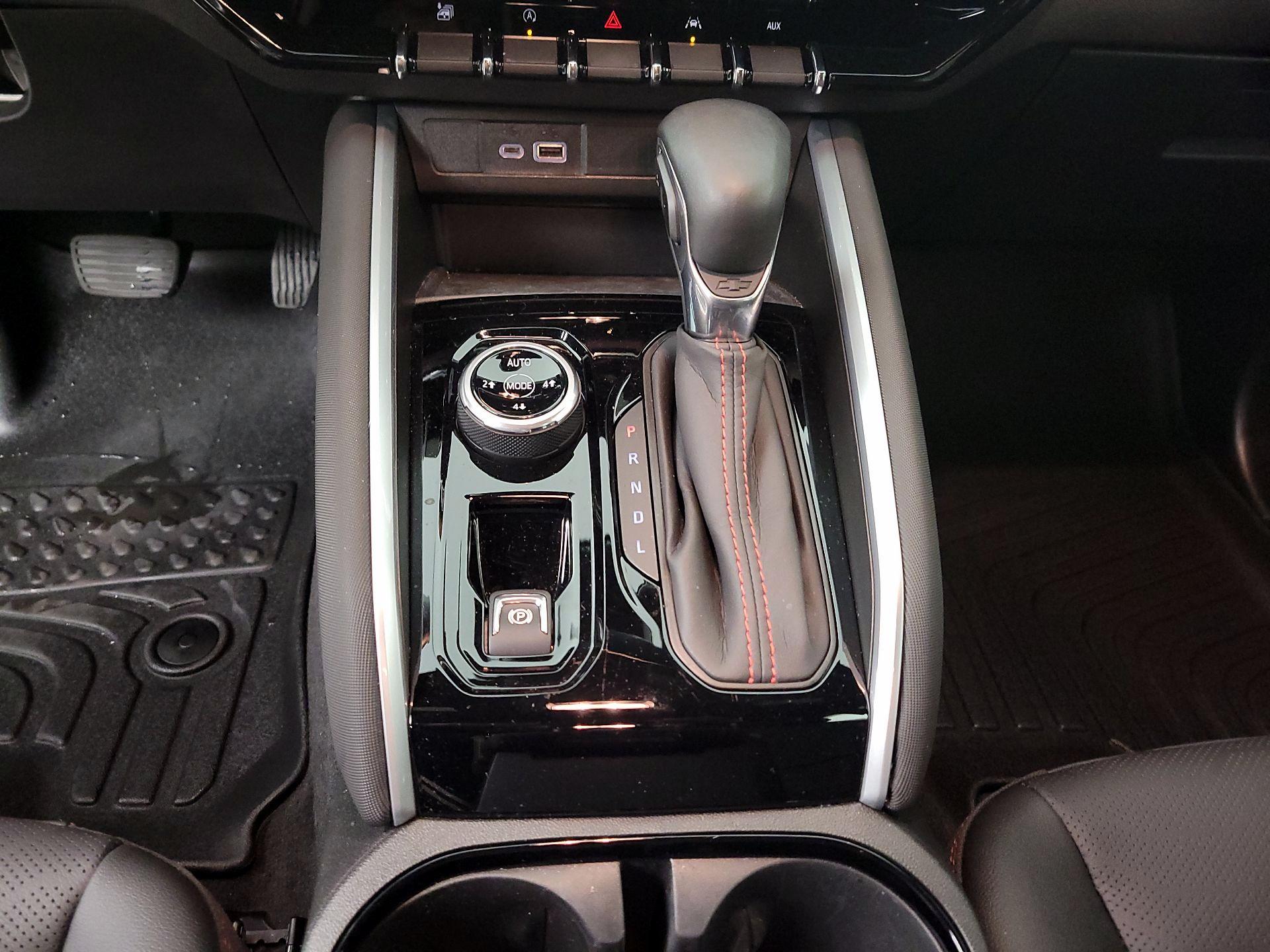 Thumbnail: 2024 Chevrolet Colorado - 17