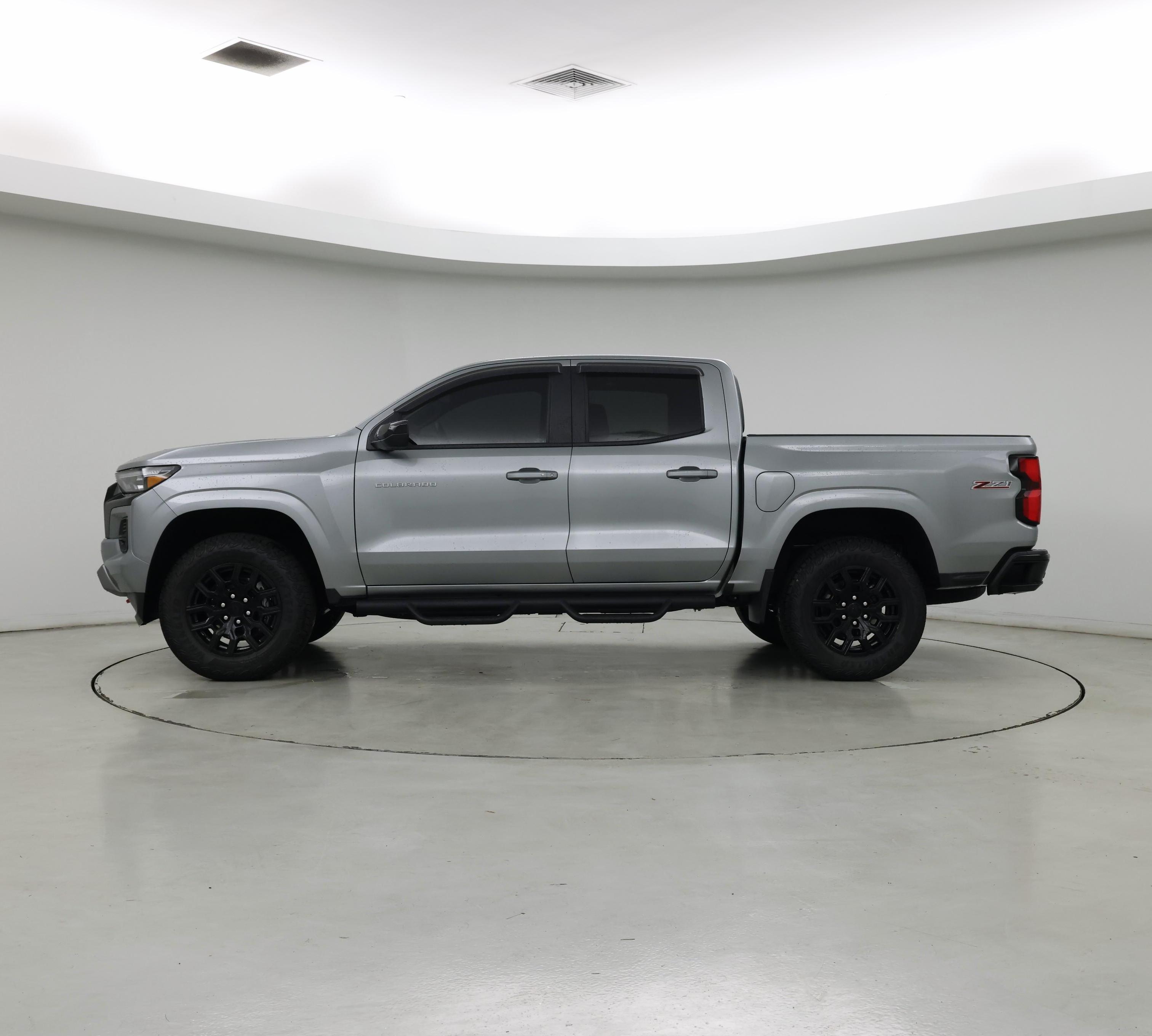 Thumbnail: 2024 Chevrolet Colorado - 3
