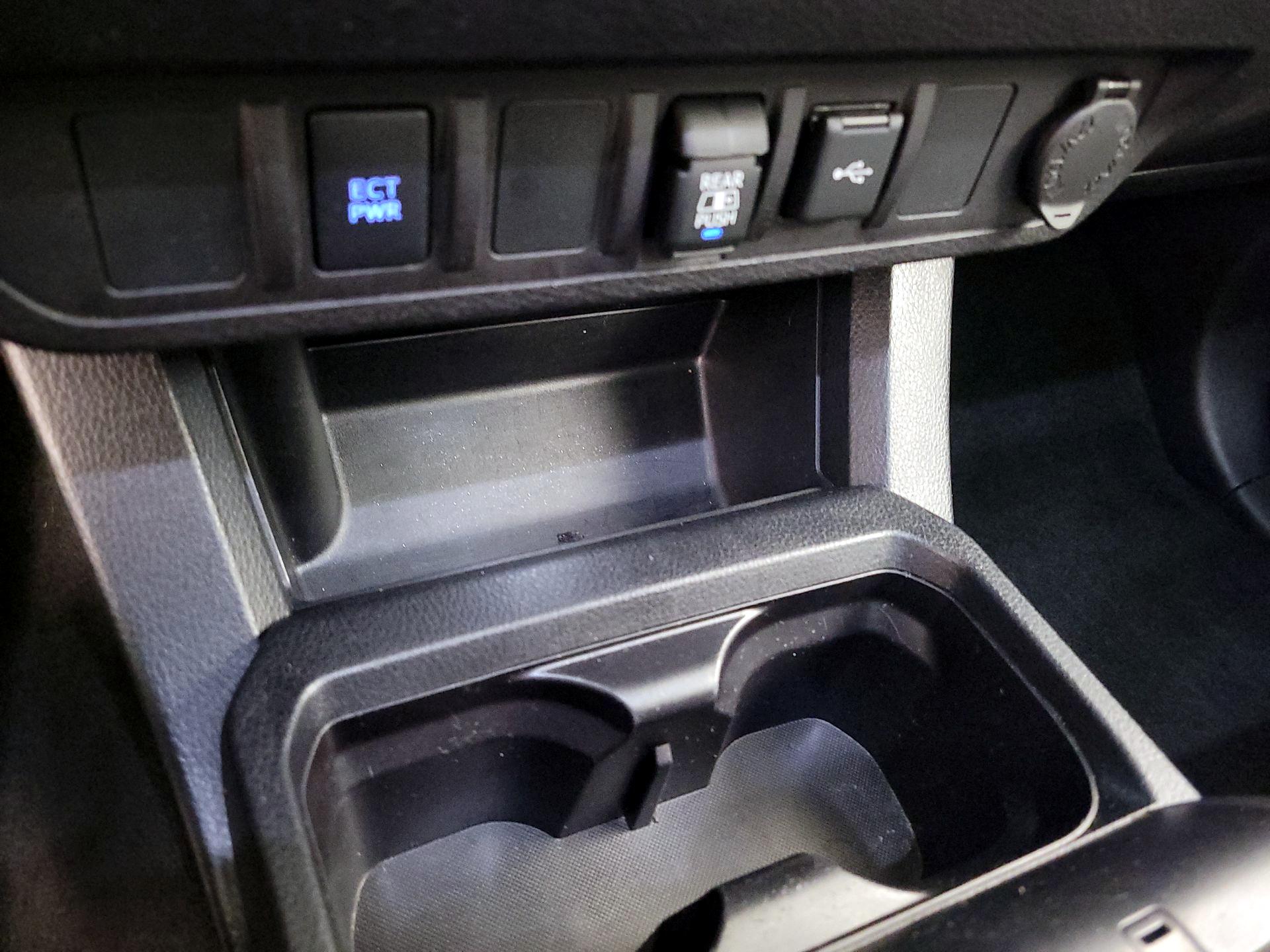 Thumbnail: 2021 Toyota Tacoma - 18