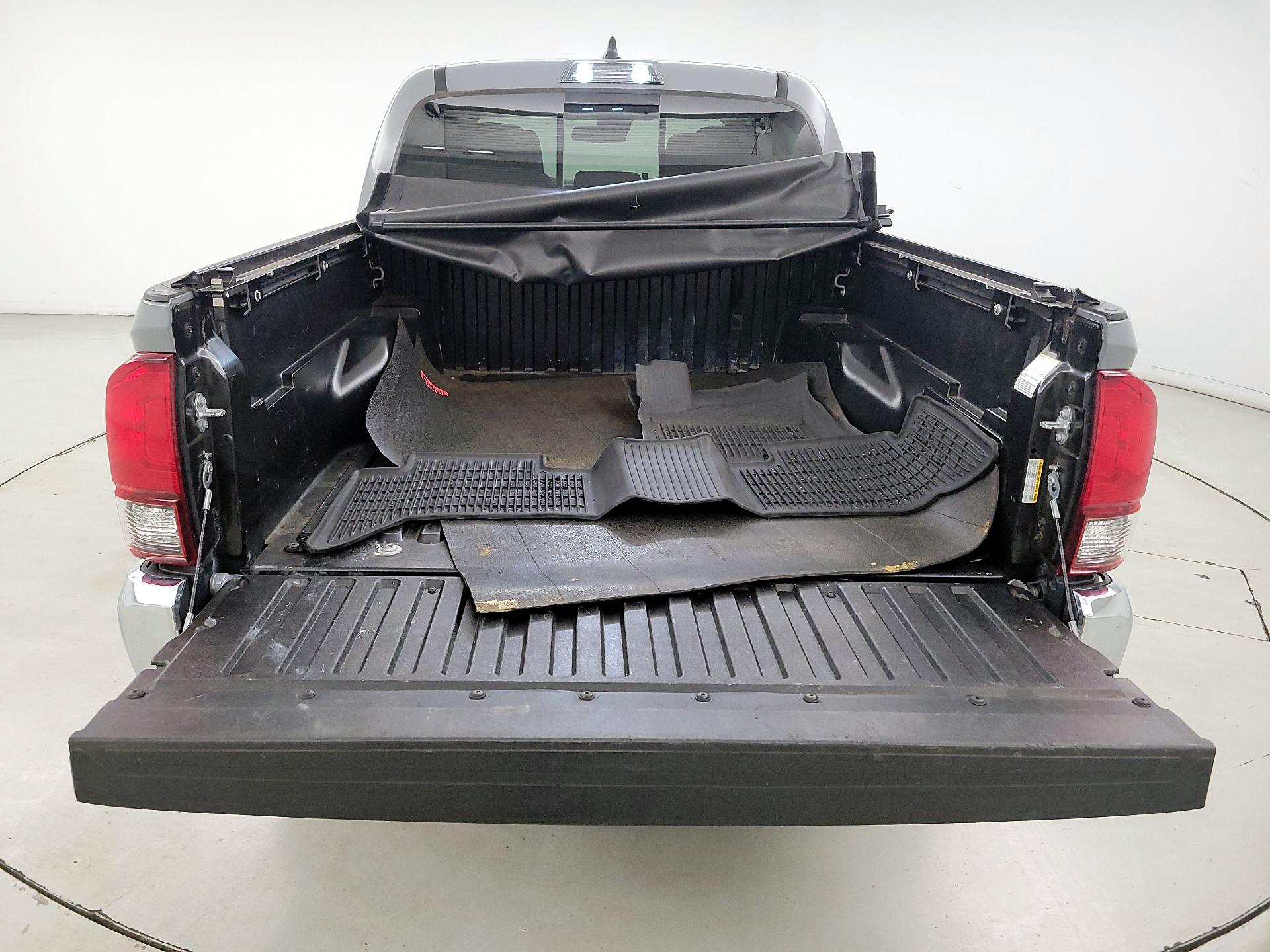 Thumbnail: 2021 Toyota Tacoma - 20