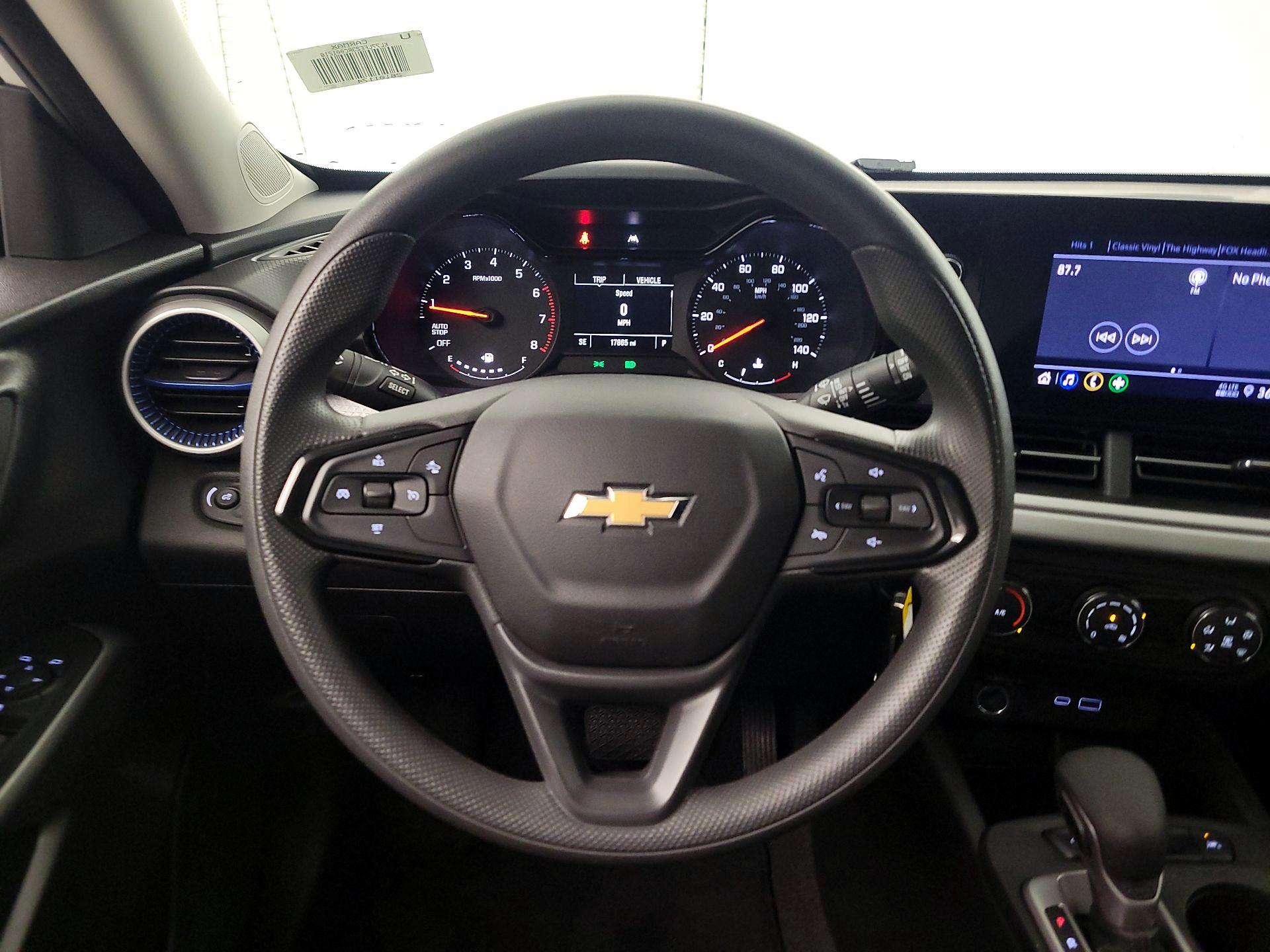 Thumbnail: 2024 Chevrolet Trax - 10