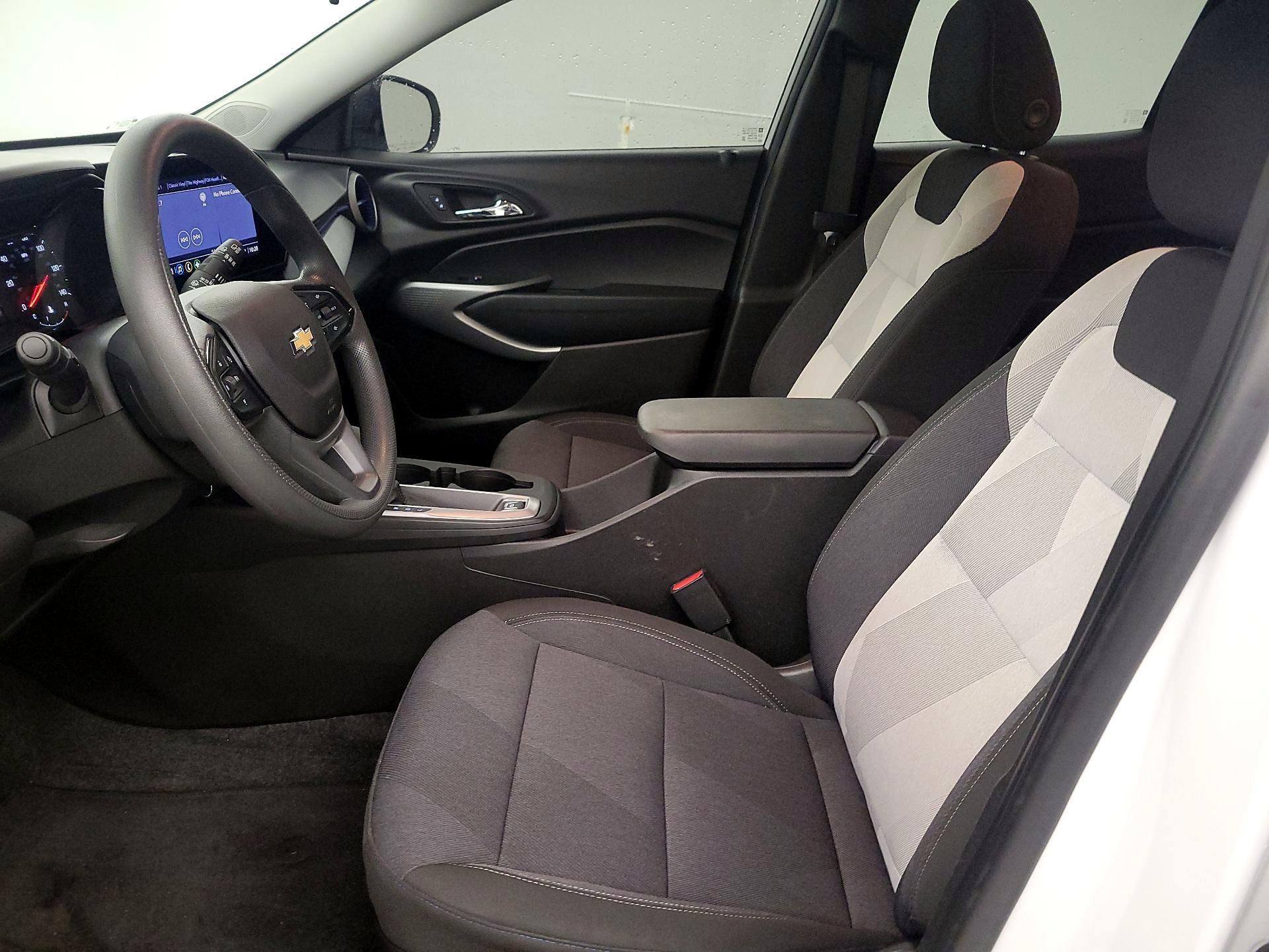 Thumbnail: 2024 Chevrolet Trax - 11