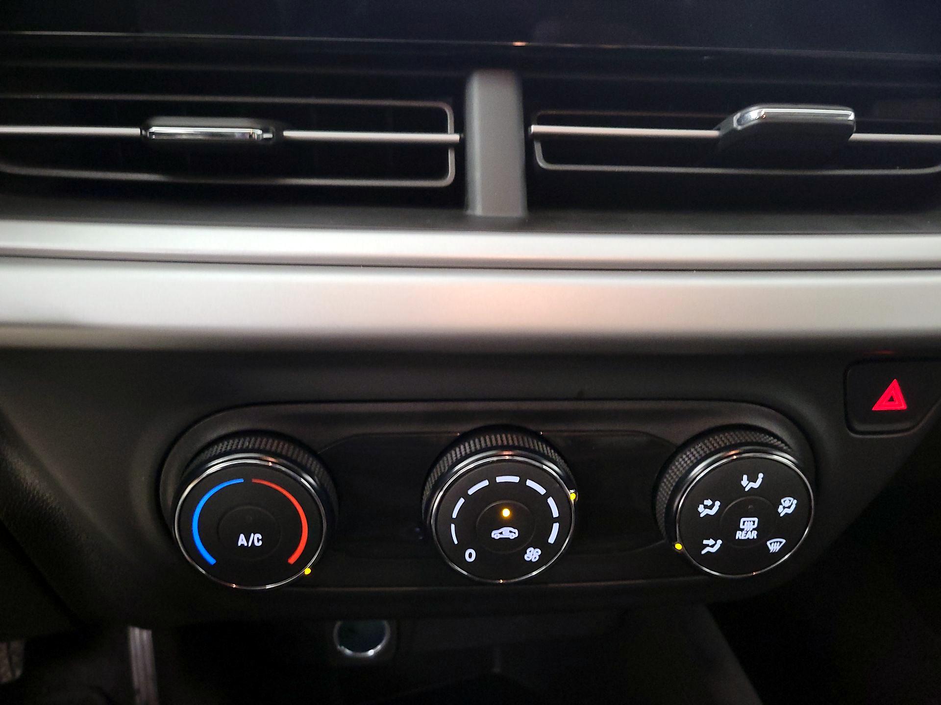 Thumbnail: 2024 Chevrolet Trax - 16