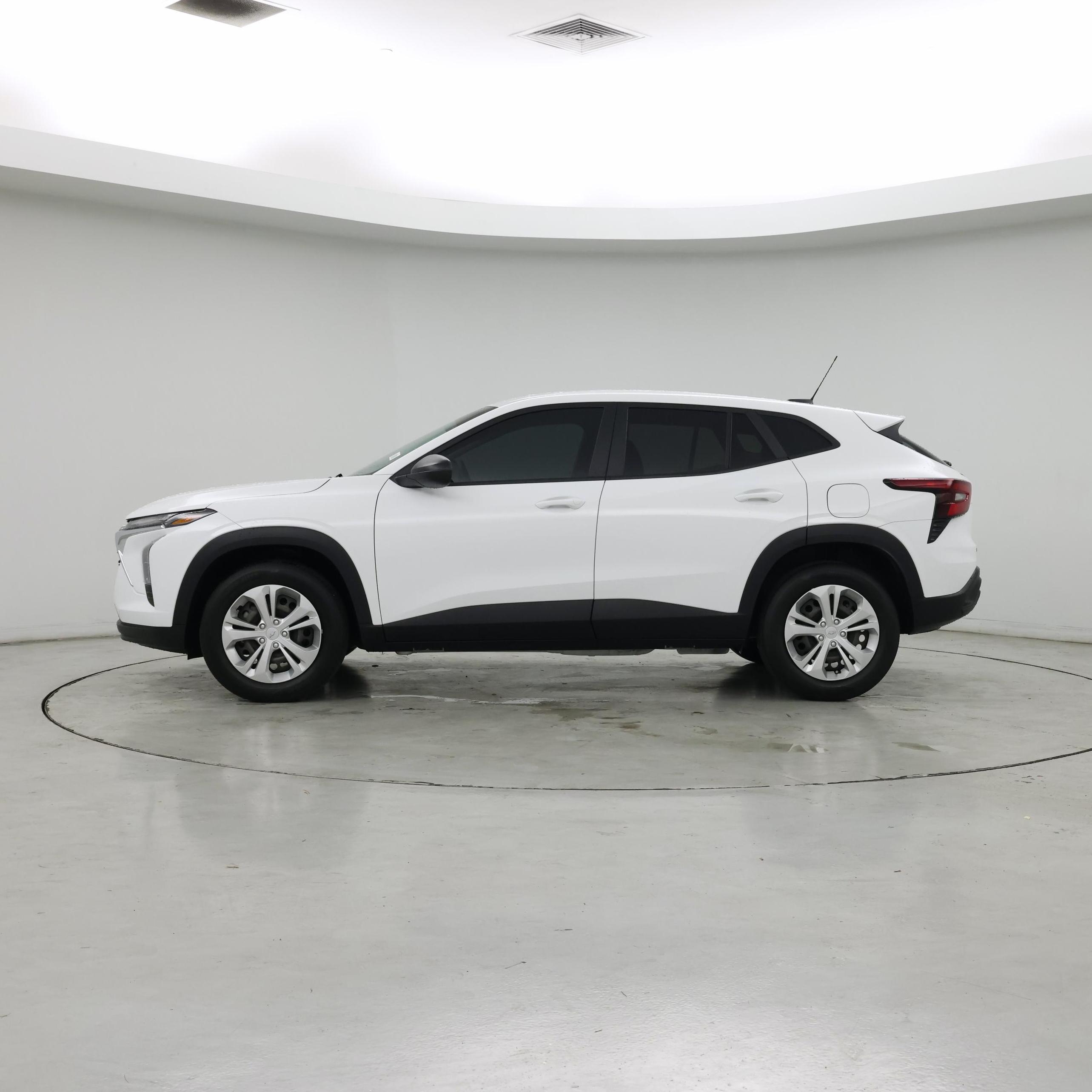 Thumbnail: 2024 Chevrolet Trax - 3