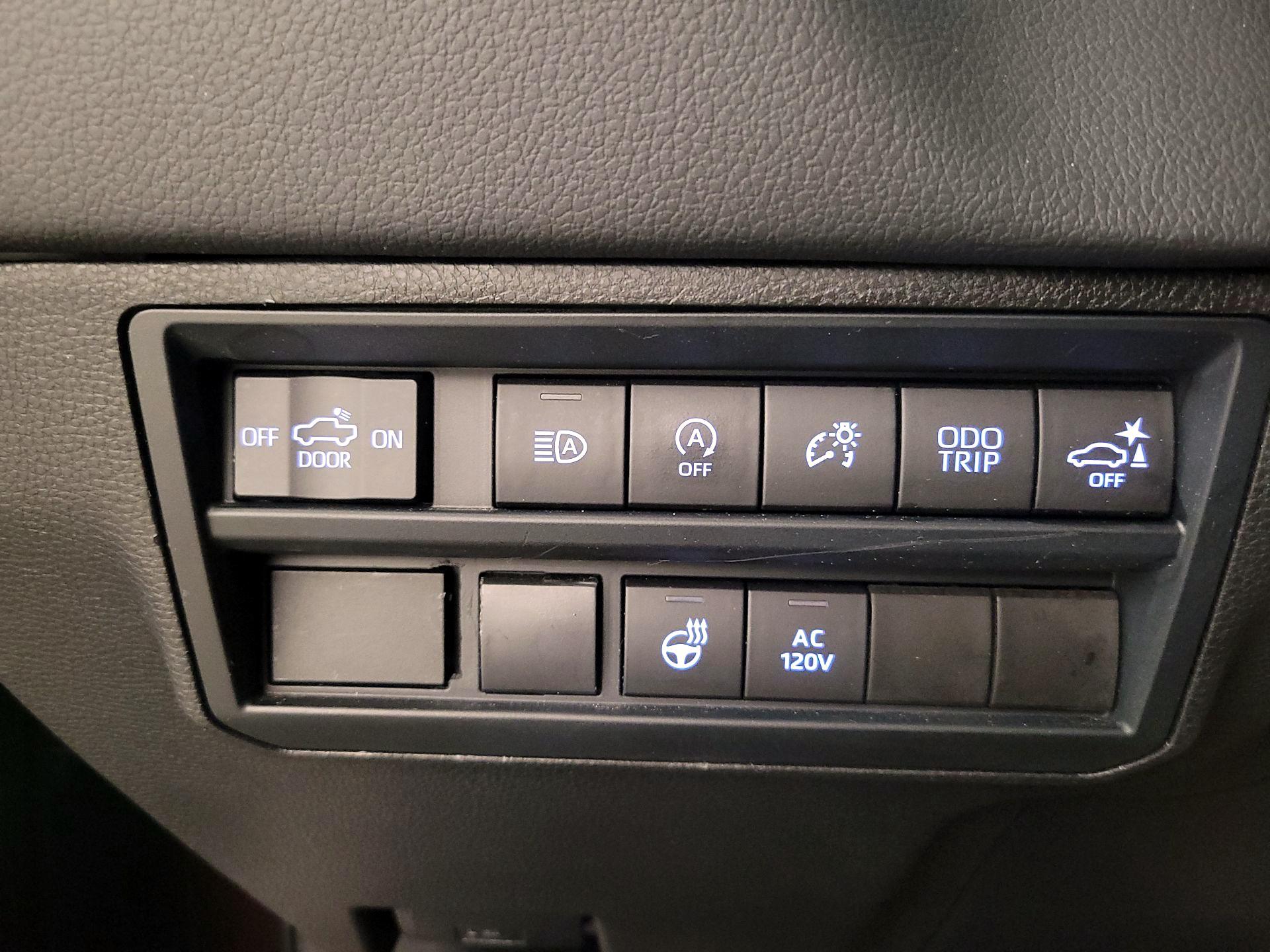 Thumbnail: 2022 Toyota Tundra - 13