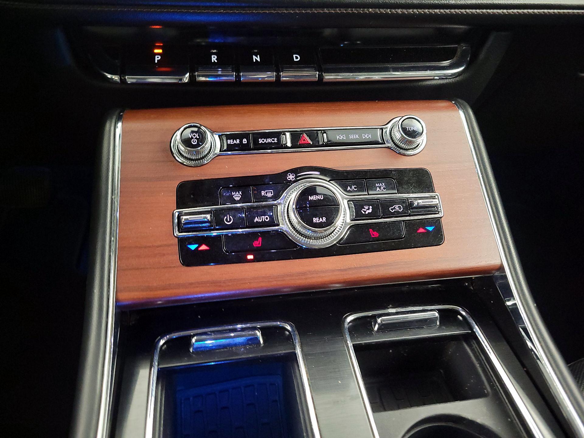 Thumbnail: 2022 Lincoln Aviator - 18