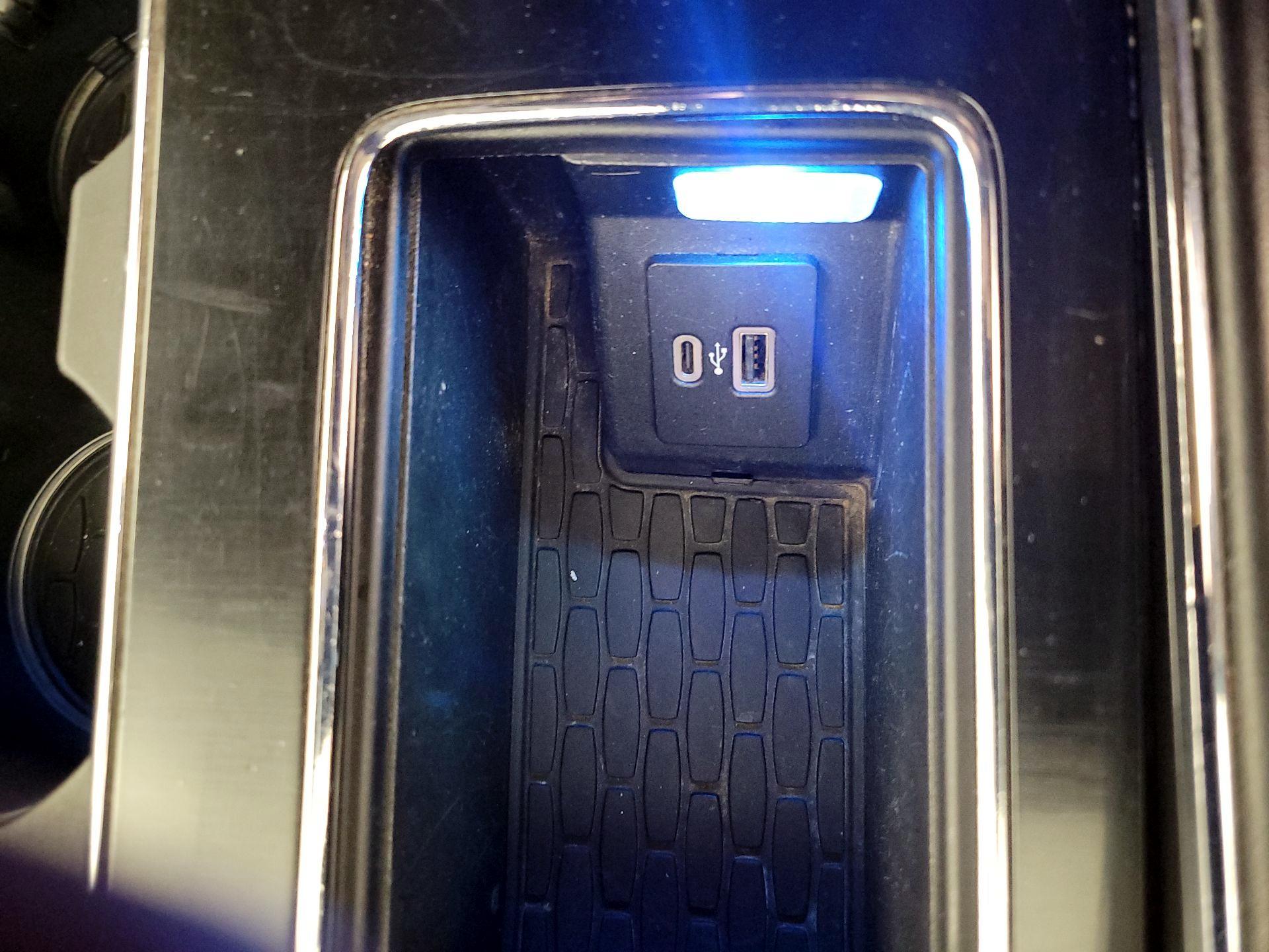 Thumbnail: 2022 Lincoln Aviator - 19