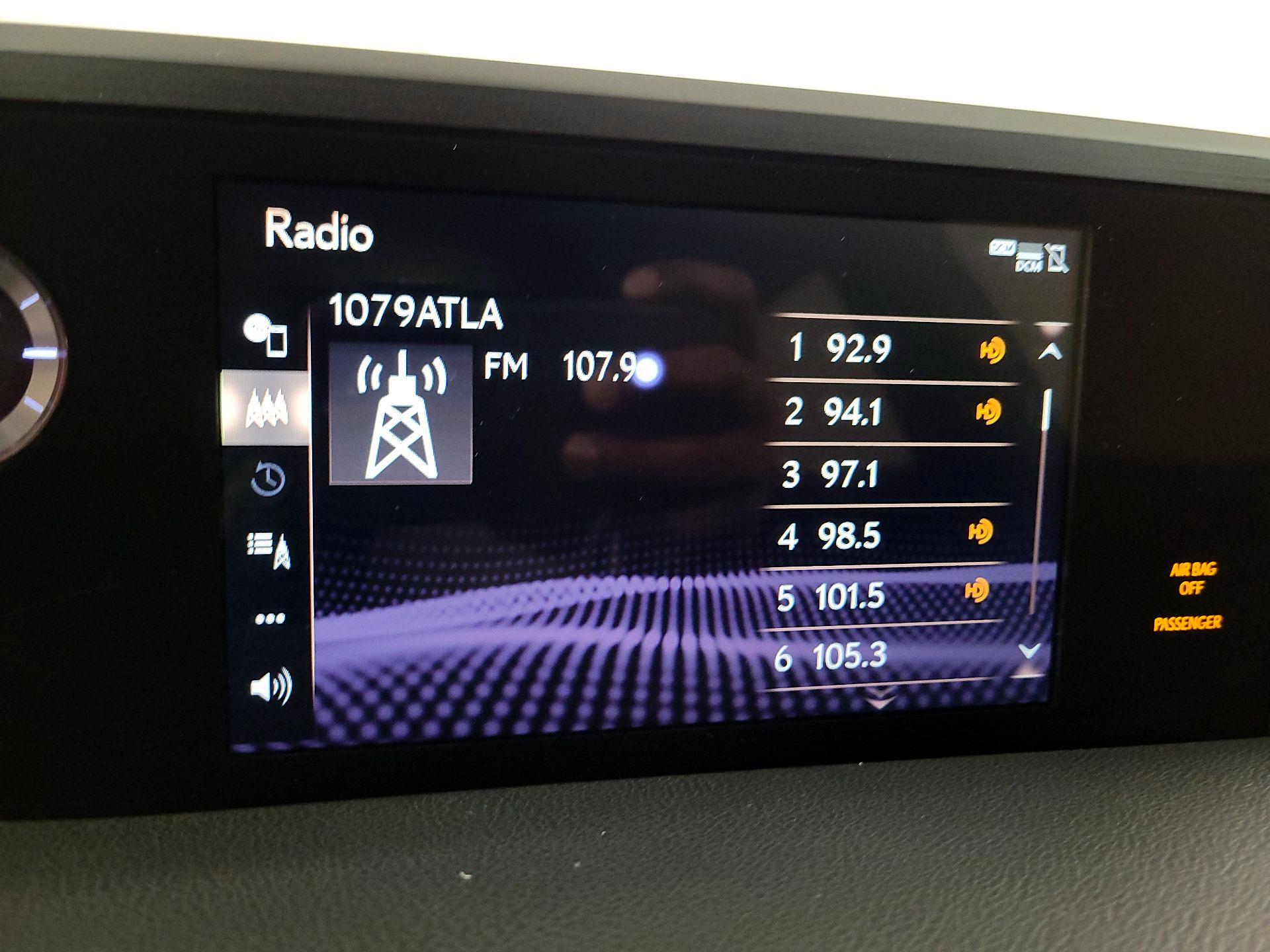 Thumbnail: 2020 Lexus ES - 15