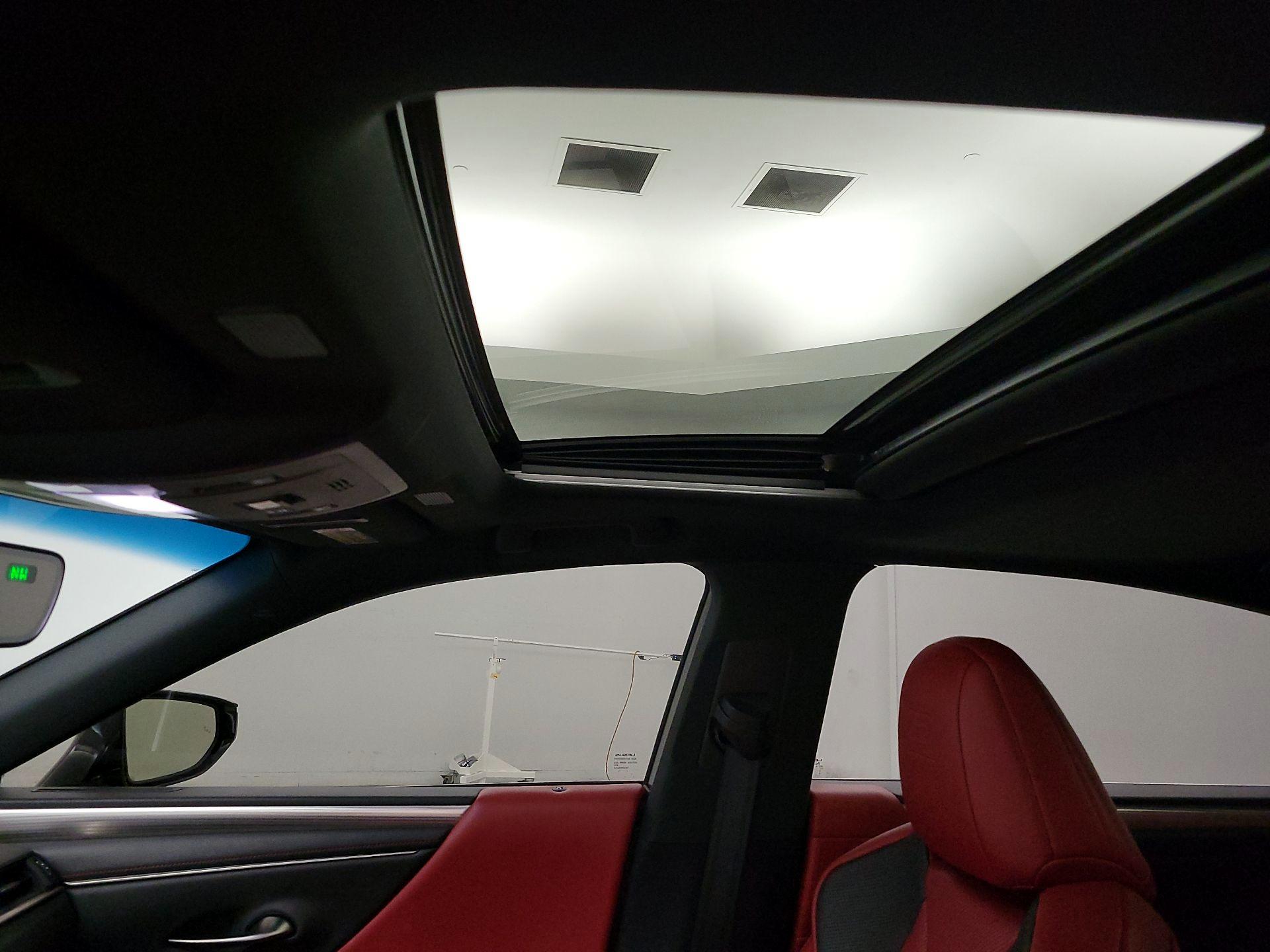 Thumbnail: 2020 Lexus ES - 19