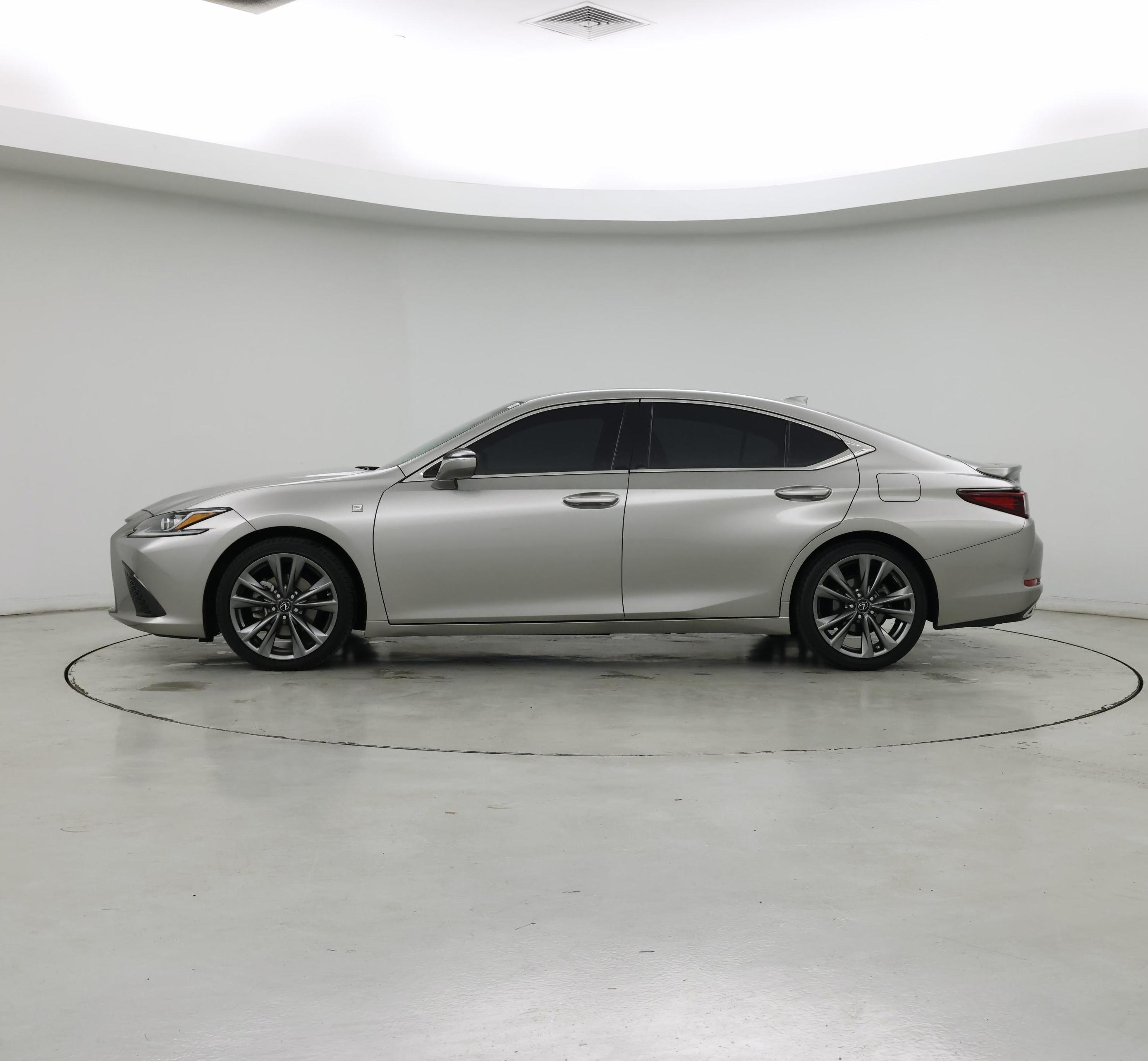 Thumbnail: 2020 Lexus ES - 3