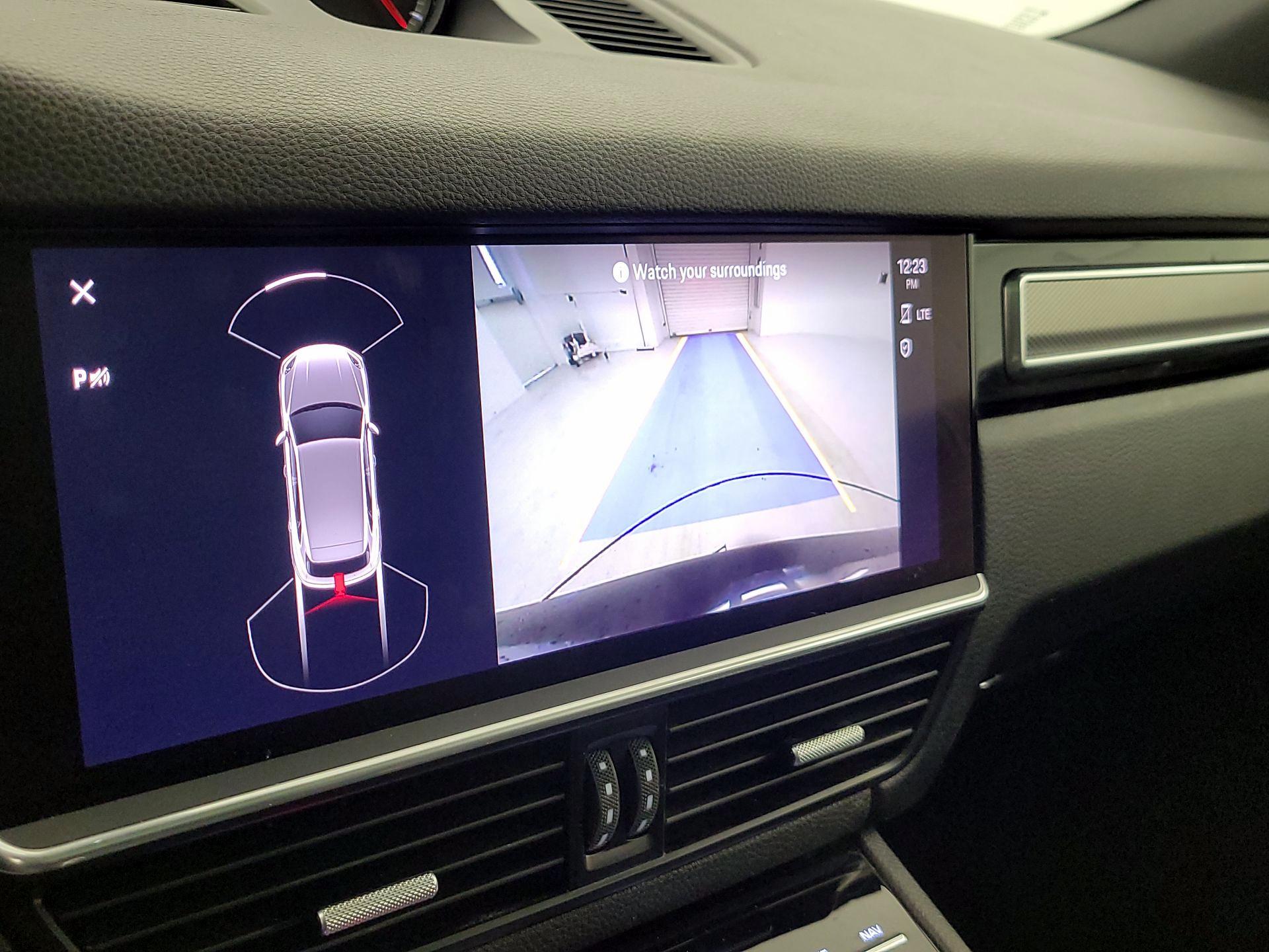 Thumbnail: 2022 Porsche Cayenne - 15