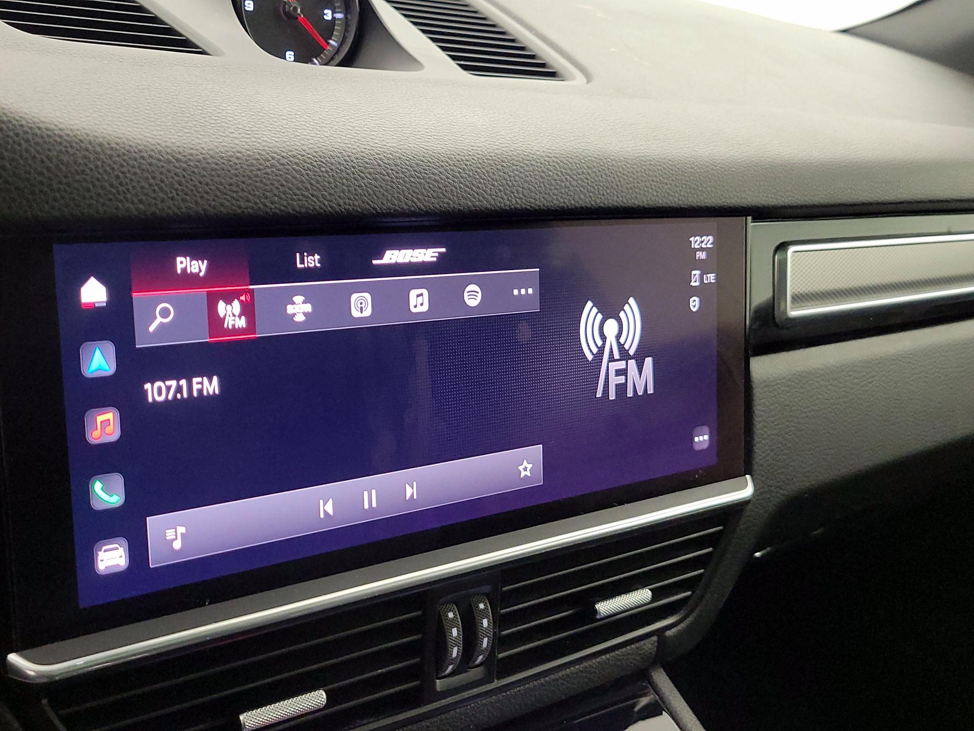 Thumbnail: 2022 Porsche Cayenne - 16