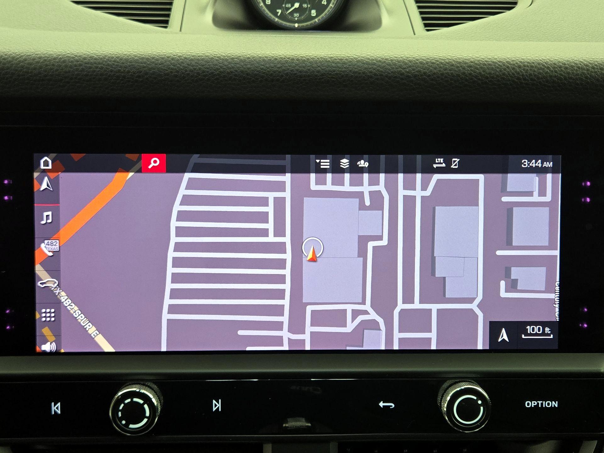 Thumbnail: 2022 Porsche Macan - 14