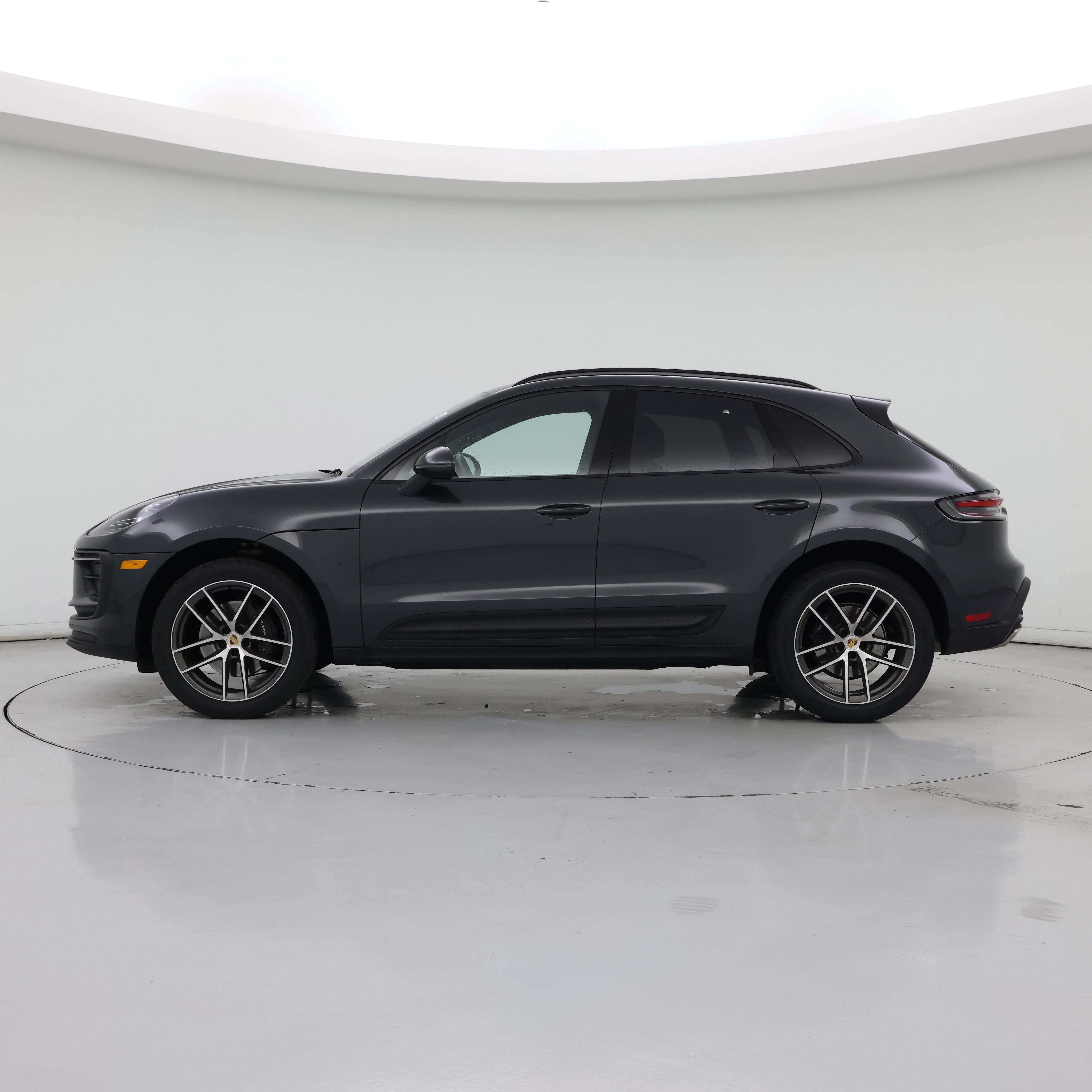 Thumbnail: 2022 Porsche Macan - 3