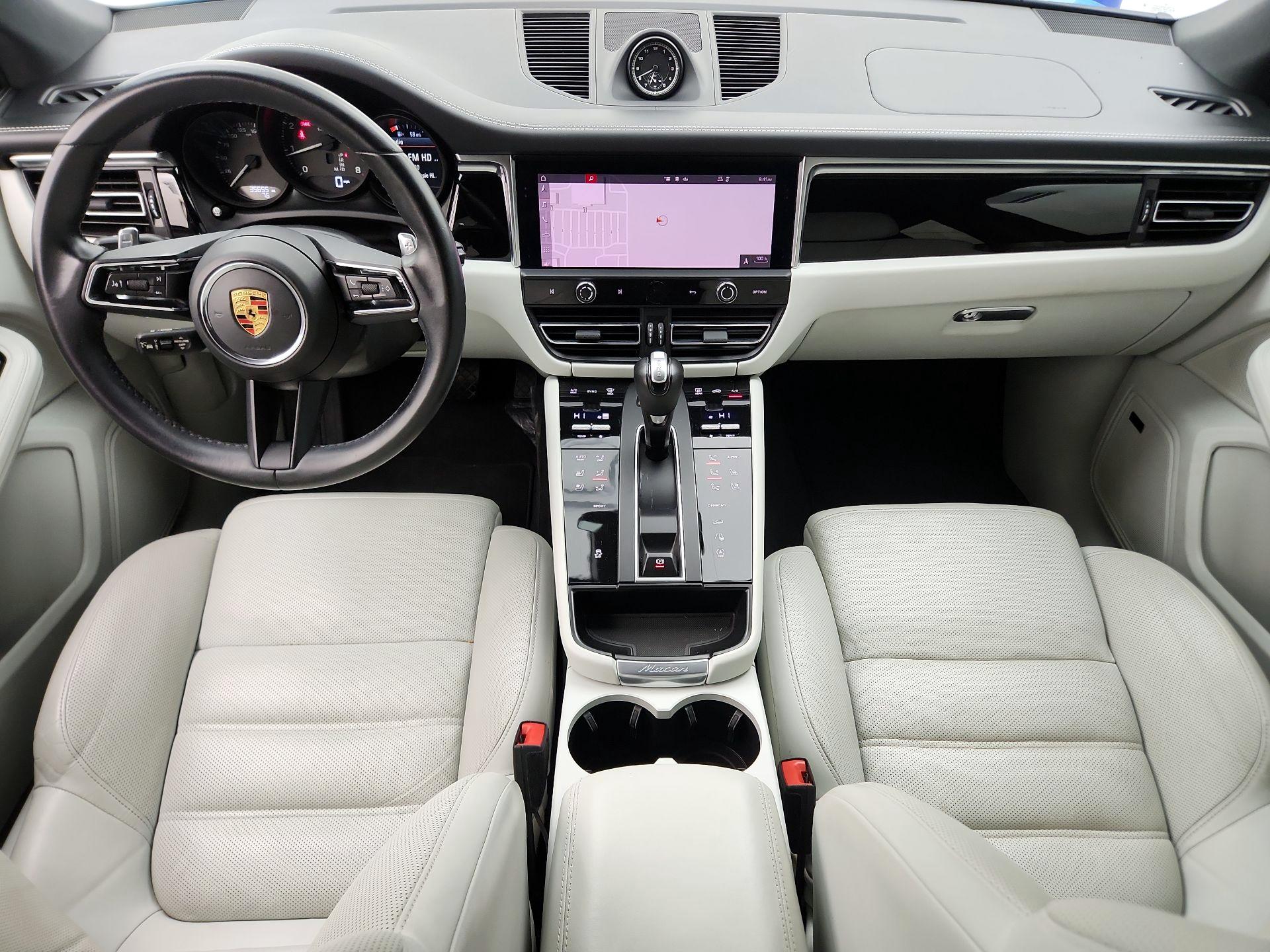 Thumbnail: 2023 Porsche Macan - 9